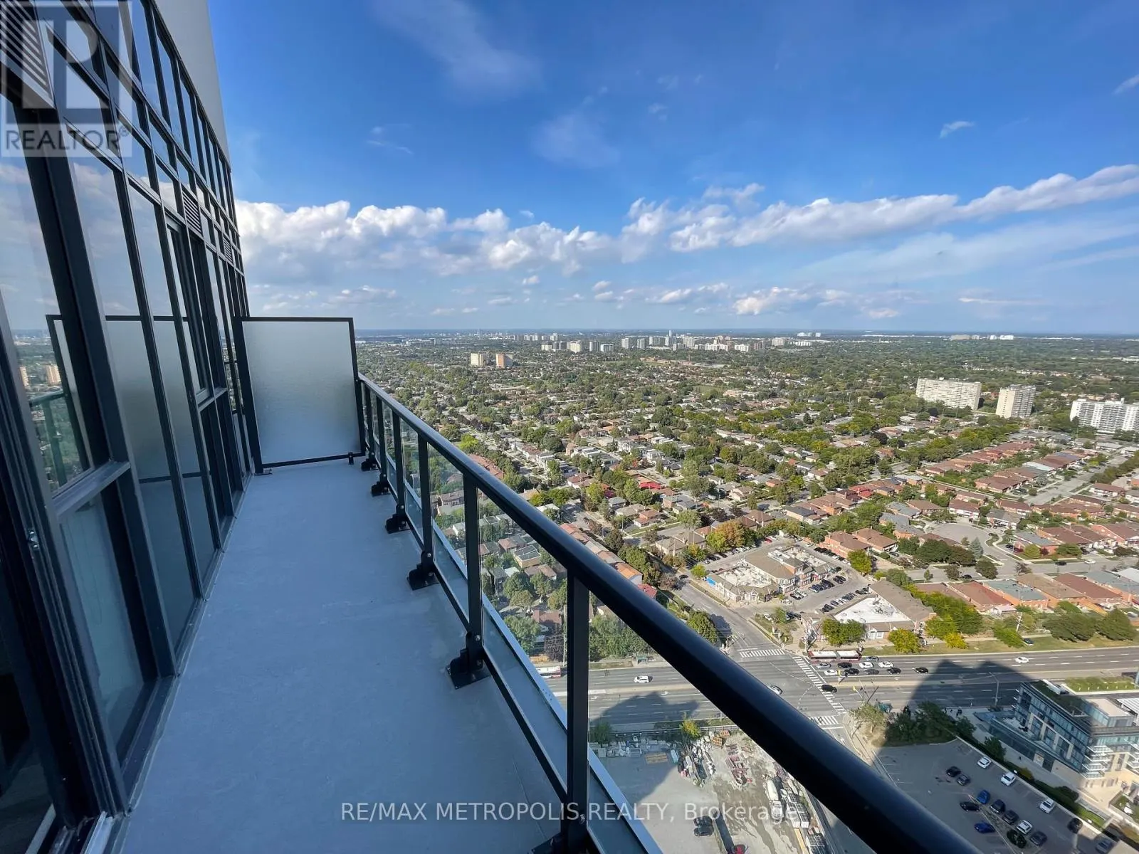PH05 - 325 YORKLAND BOULEVARD