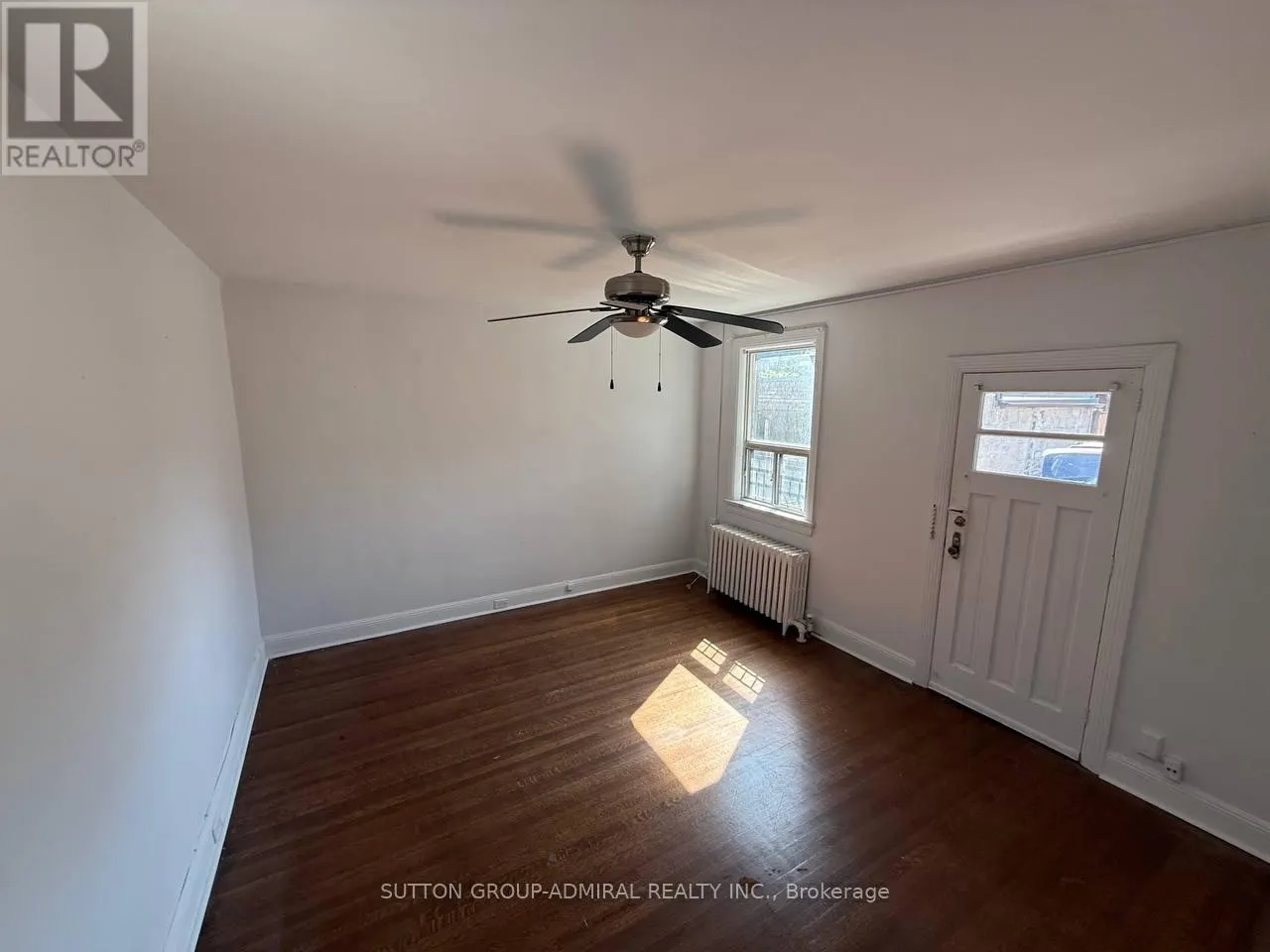 MAIN FLOOR - 976 AVENUE RD AVENUE