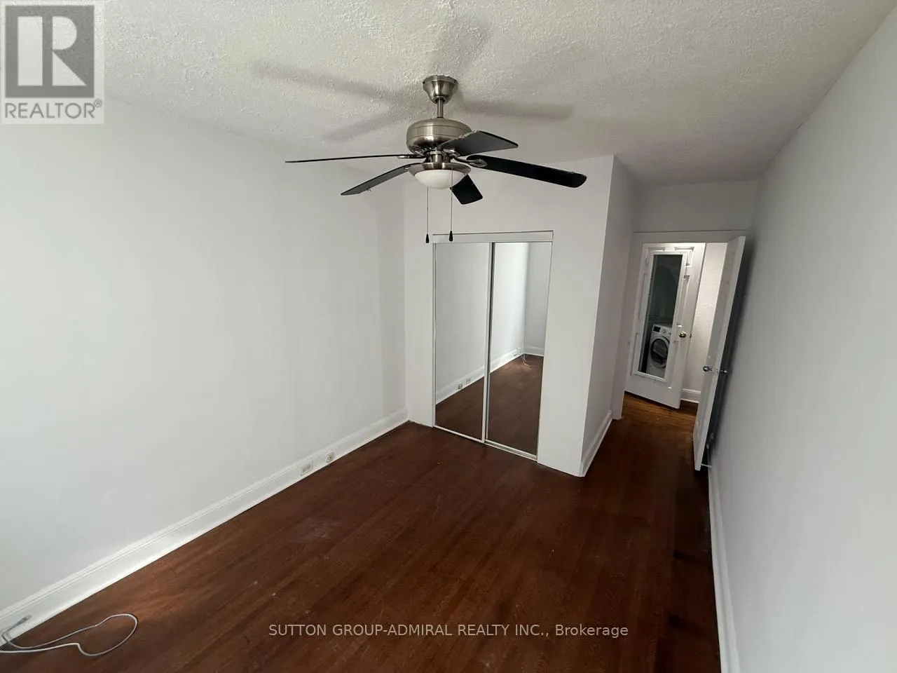 MAIN FLOOR - 976 AVENUE RD AVENUE