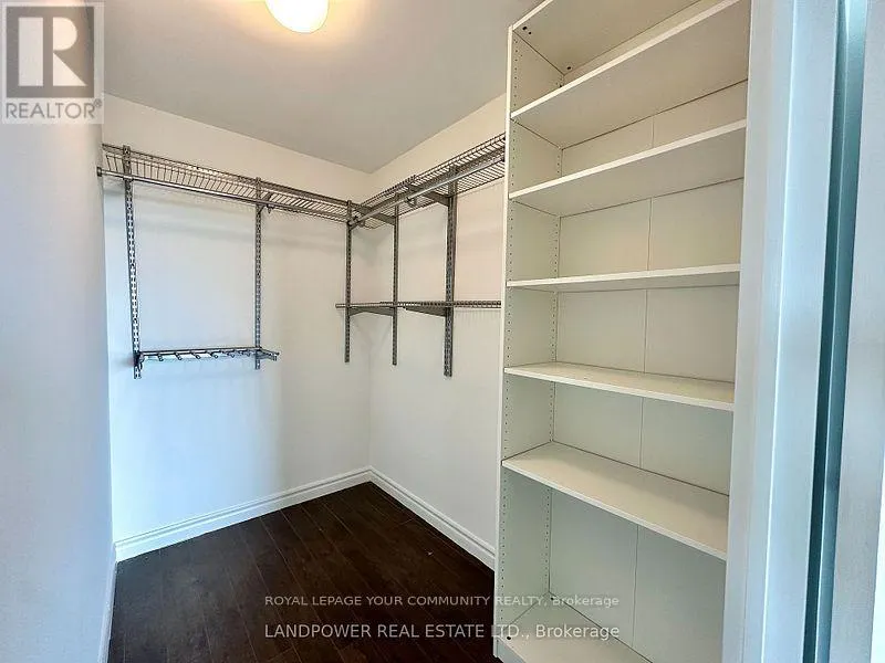1105 - 238 DORIS AVENUE