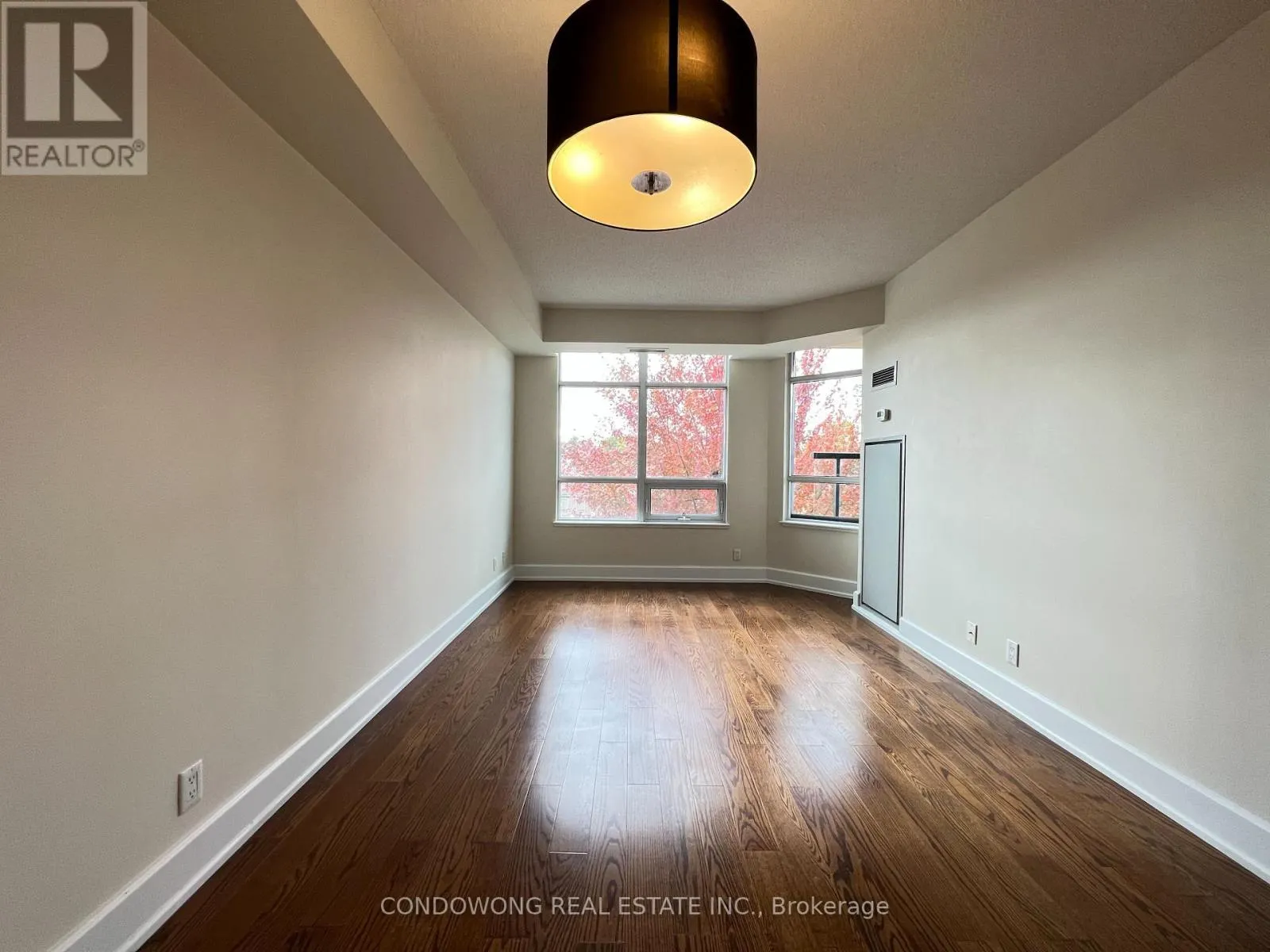 202 - 676 SHEPPARD AVENUE E