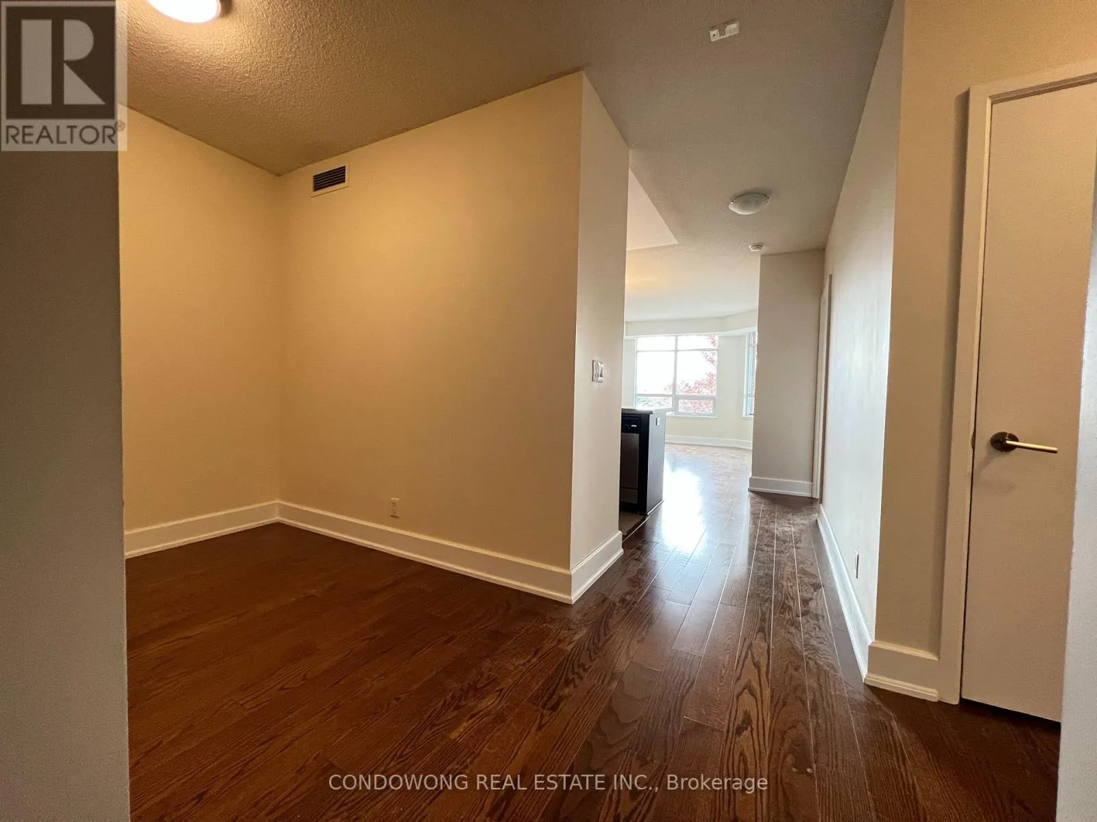 202 - 676 SHEPPARD AVENUE E