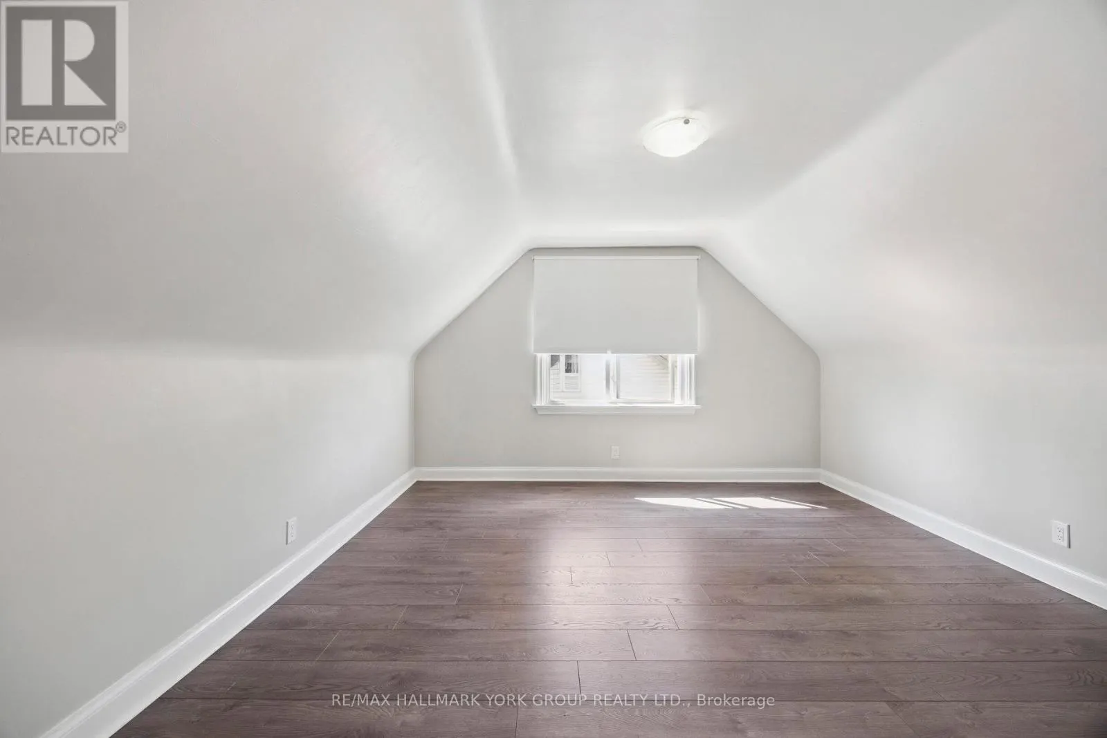 207 MAPLEHURST AVENUE