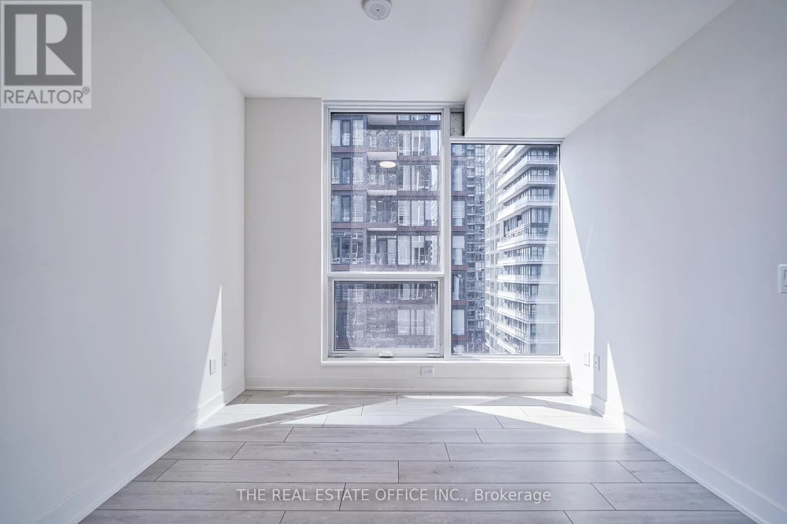 1212 - 35 MERCER STREET