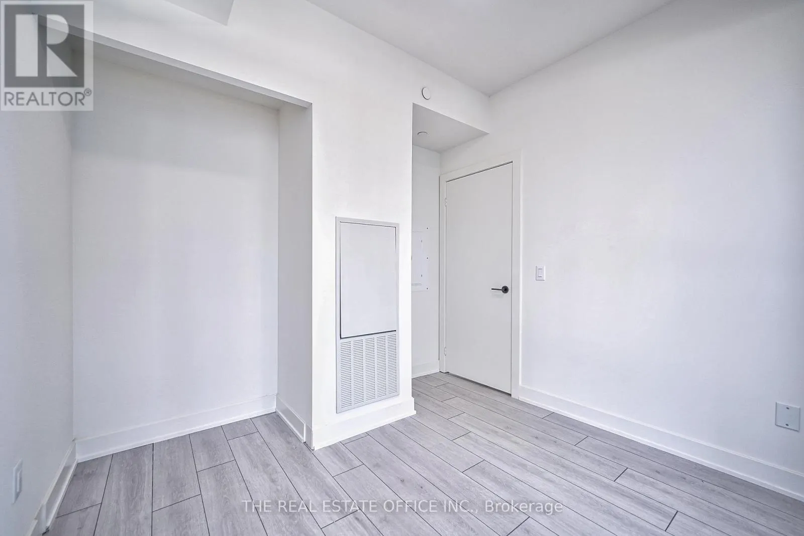 1212 - 35 MERCER STREET