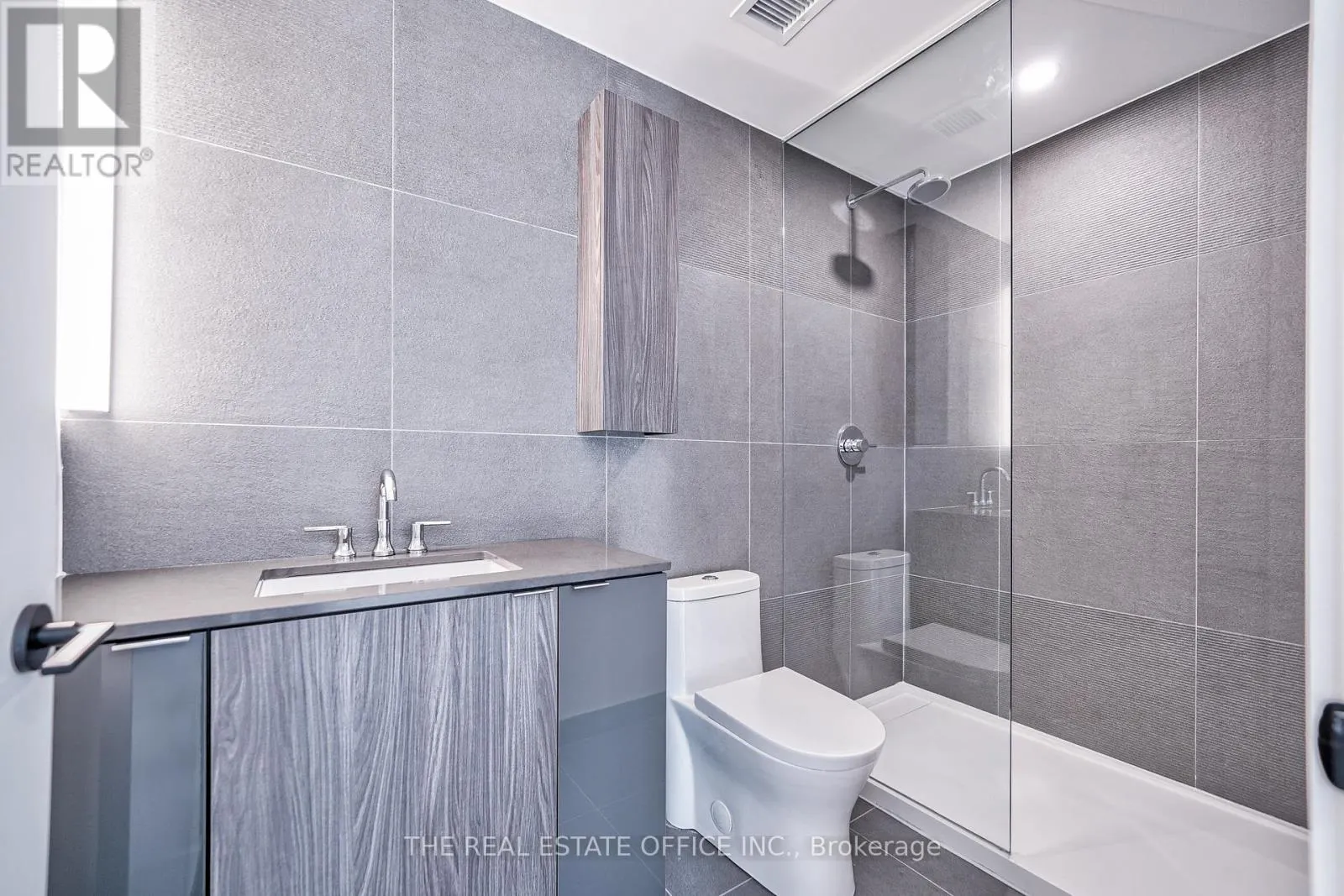 1212 - 35 MERCER STREET
