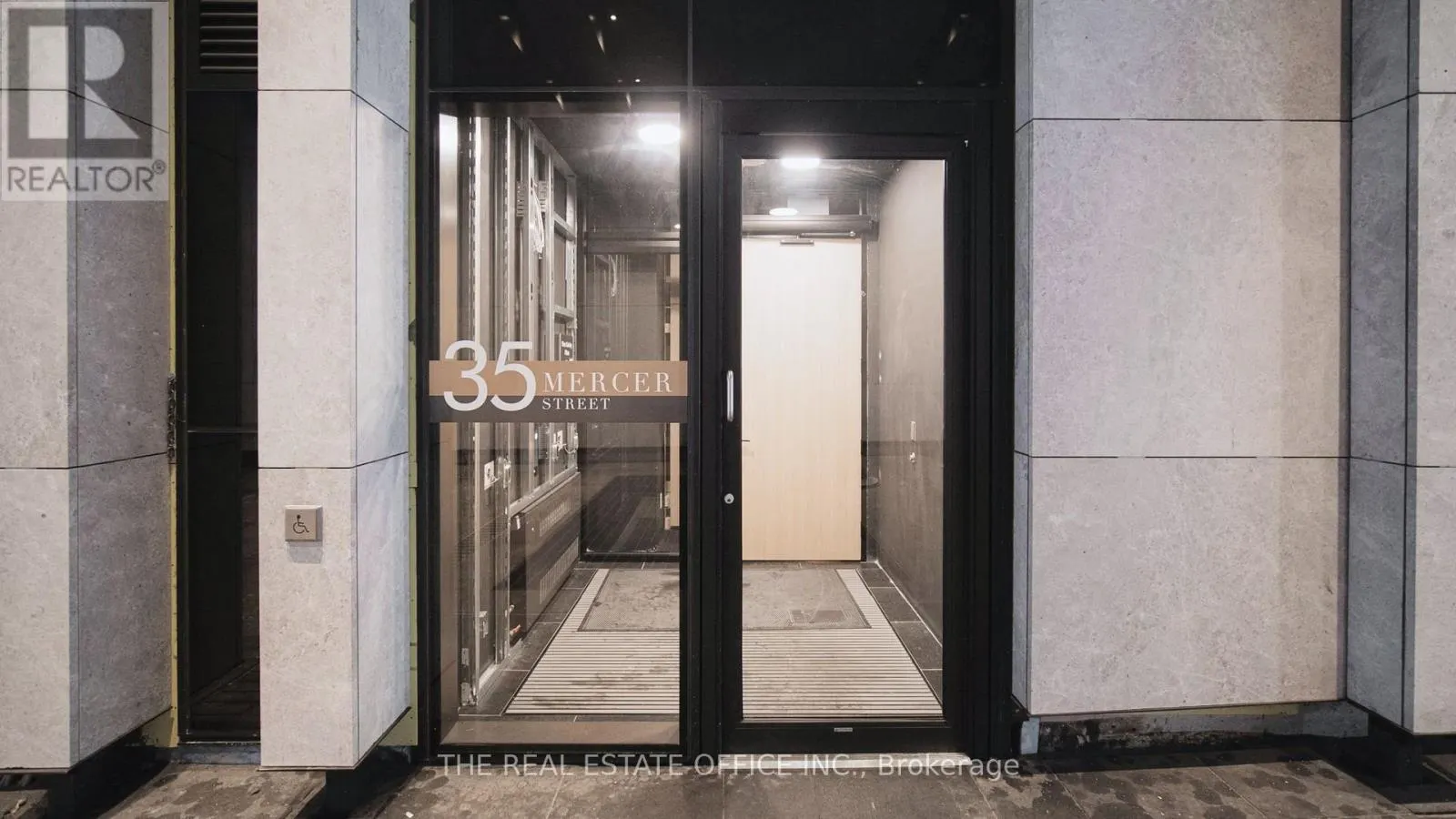 1212 - 35 MERCER STREET