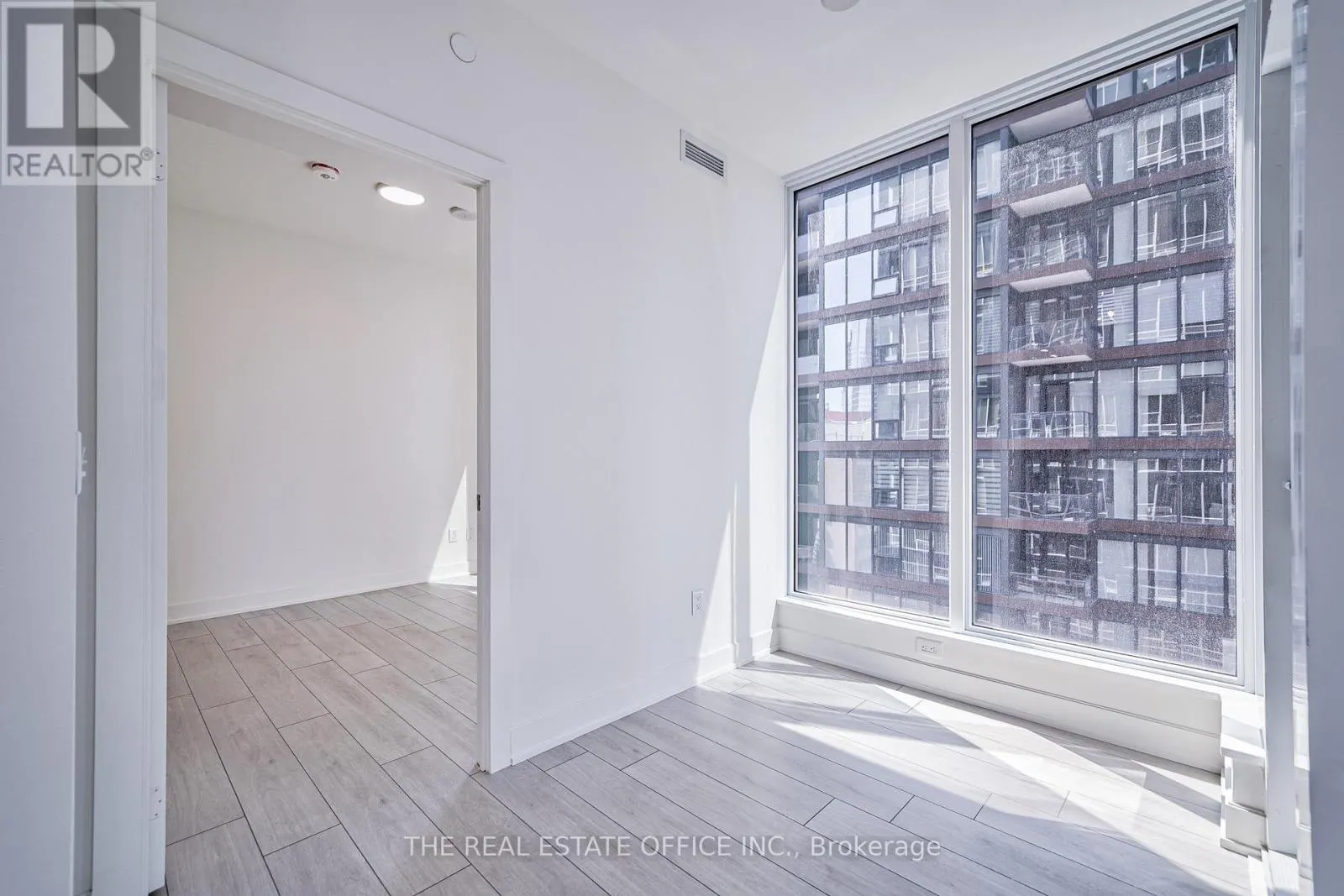 1212 - 35 MERCER STREET
