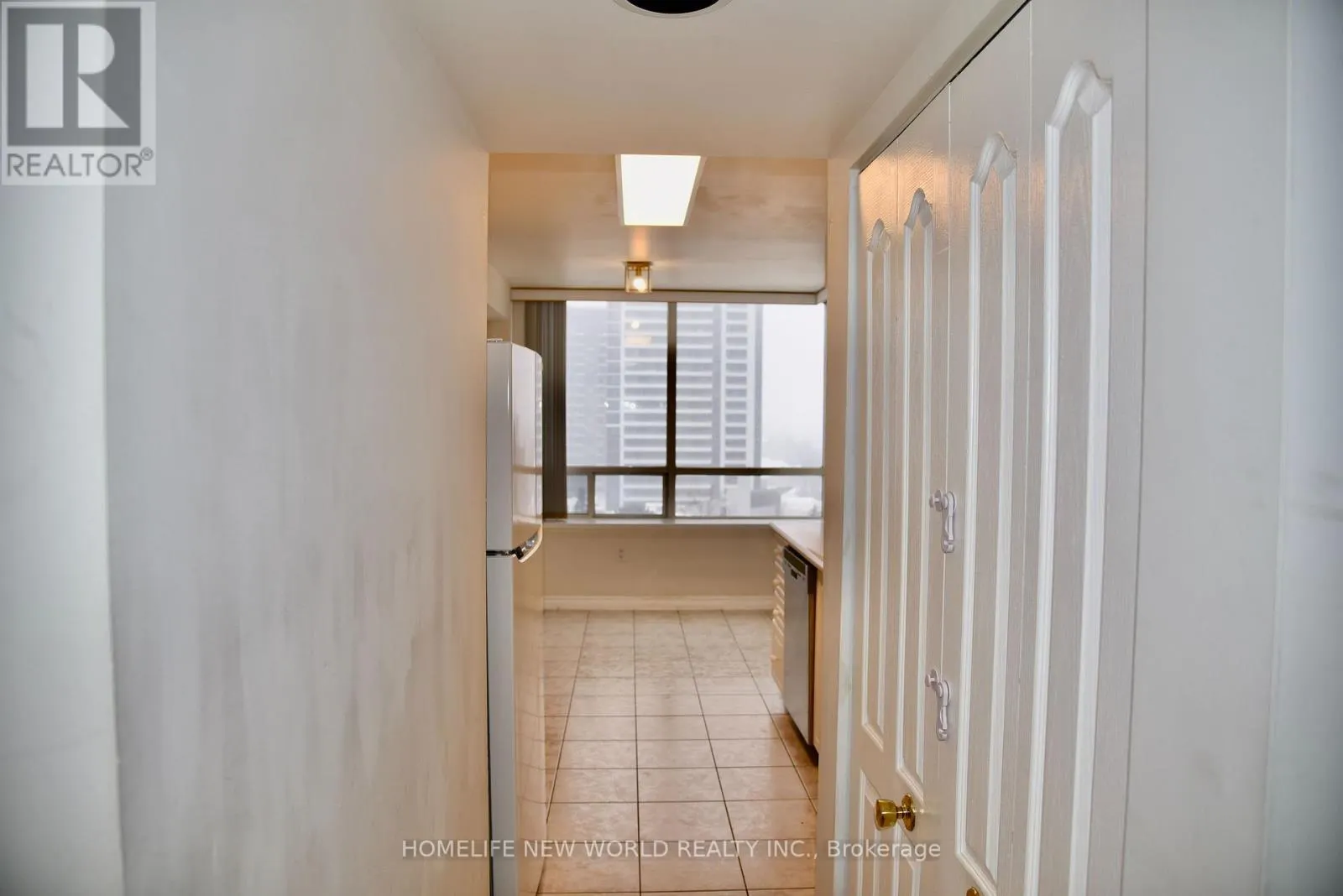 1116 - 88 GRANDVIEW WAY