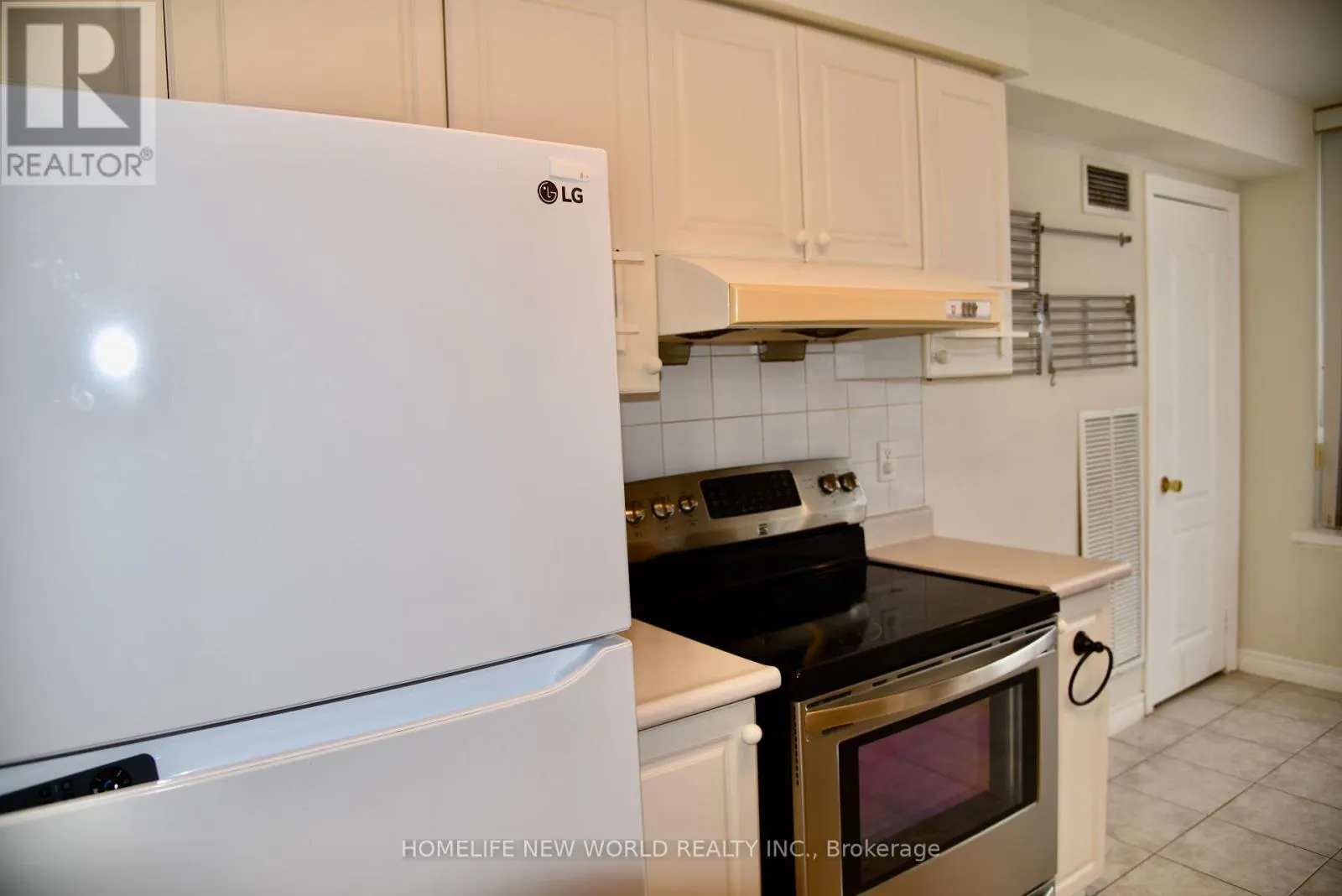 1116 - 88 GRANDVIEW WAY