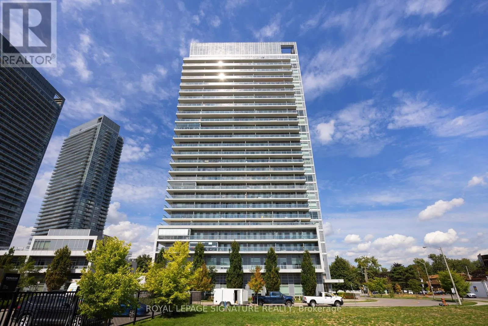 711 - 30 HERONS HILL WAY
