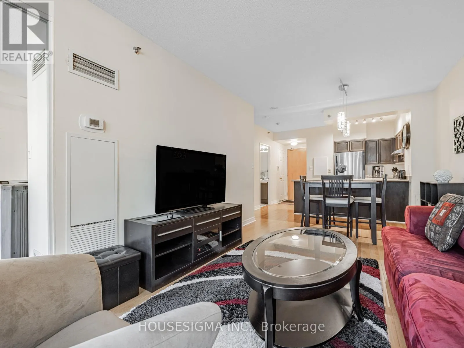 207 - 43 EGLINTON AVENUE E