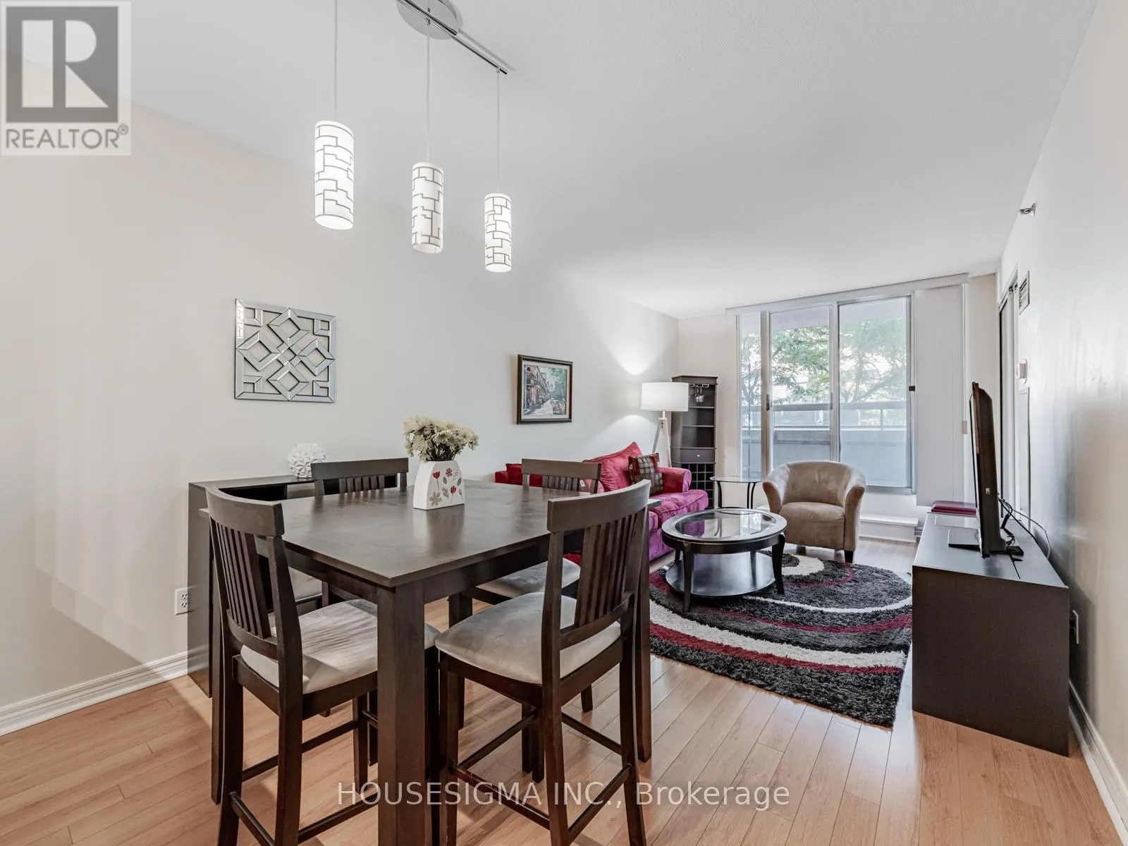 207 - 43 EGLINTON AVENUE E