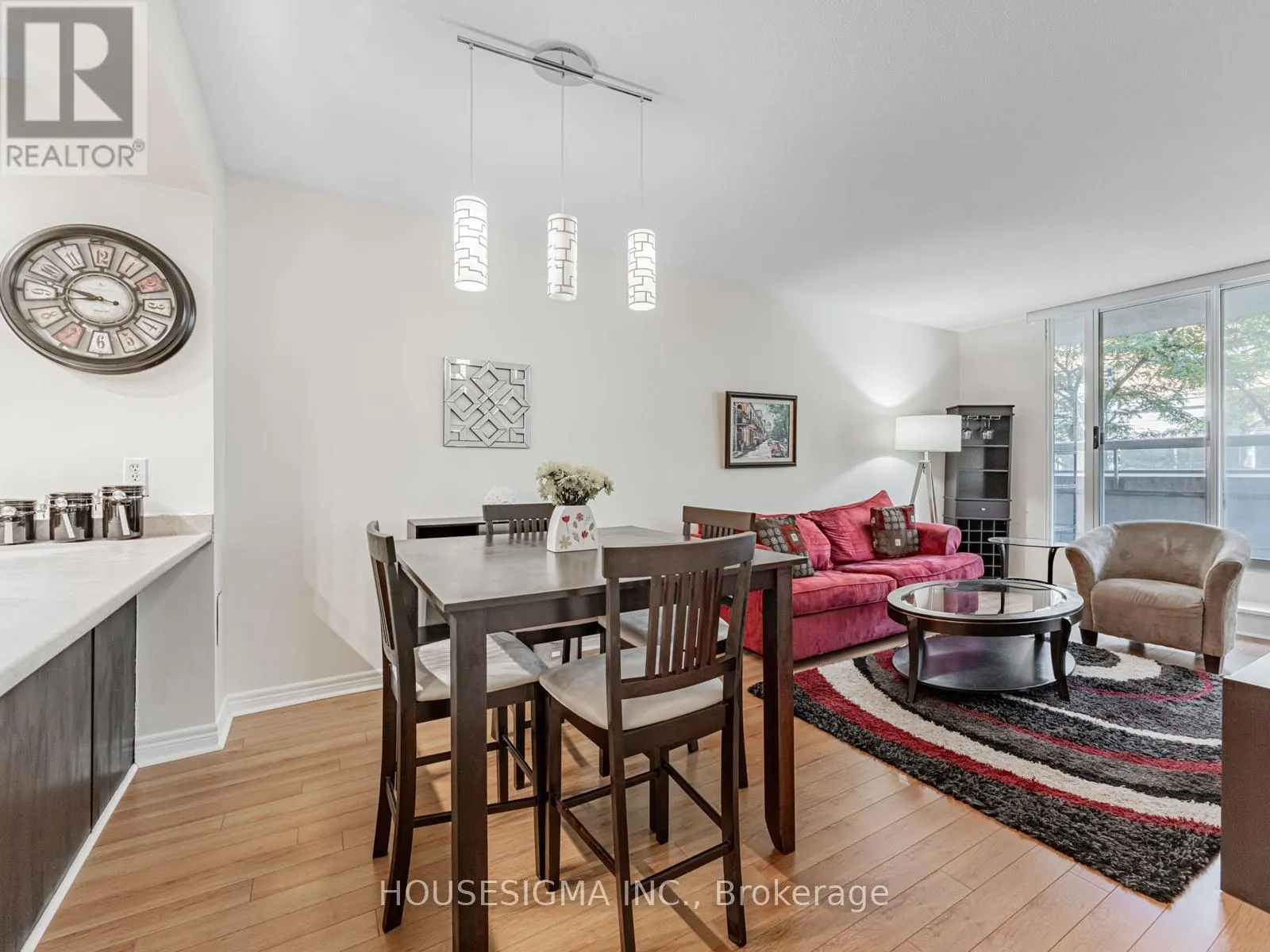 207 - 43 EGLINTON AVENUE E