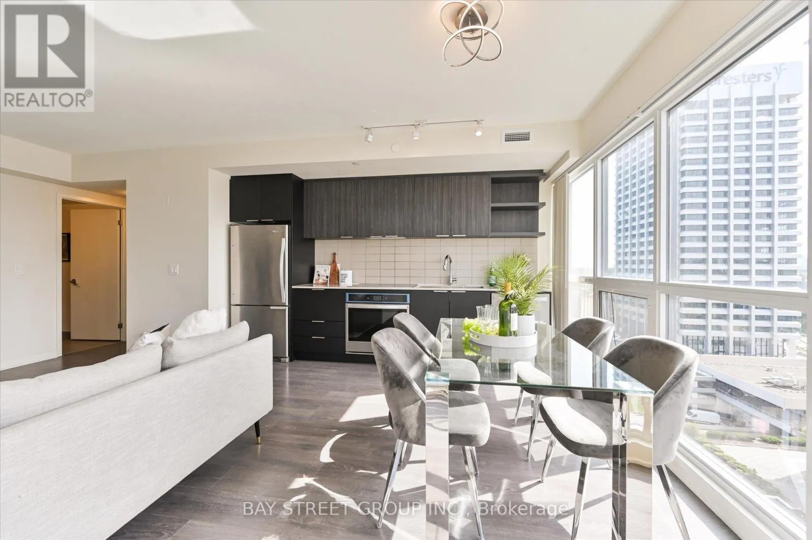 1102 - 6 SONIC WAY