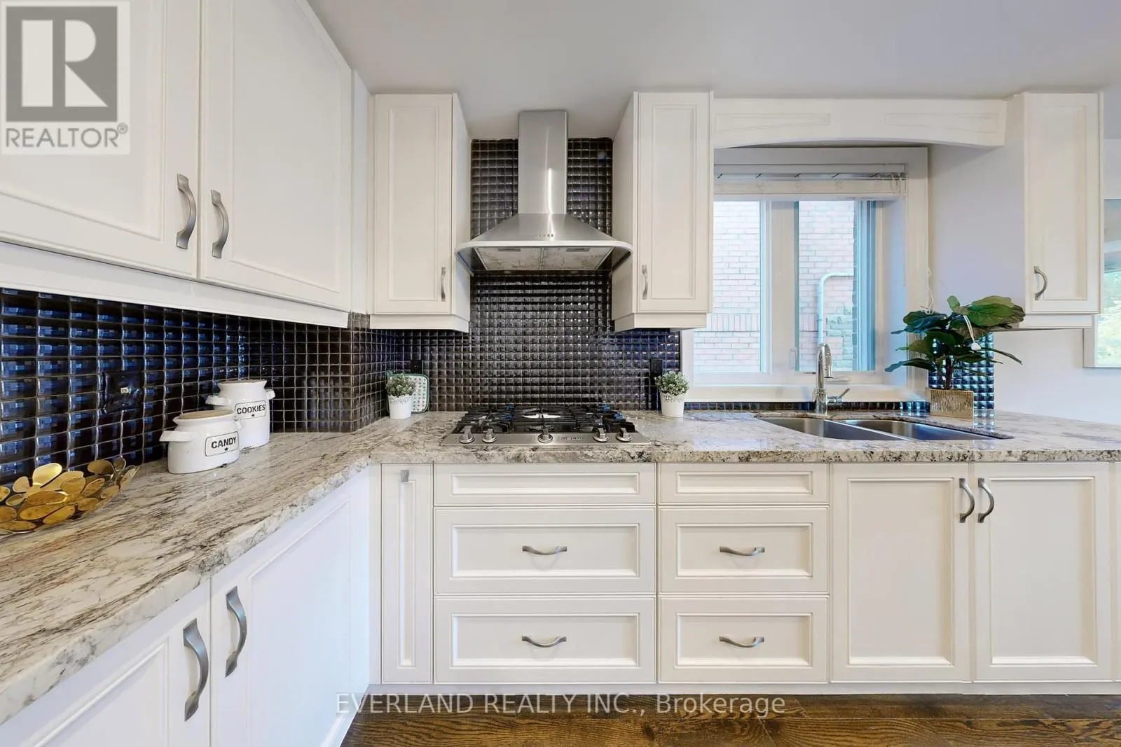 160B FINCH AVENUE E