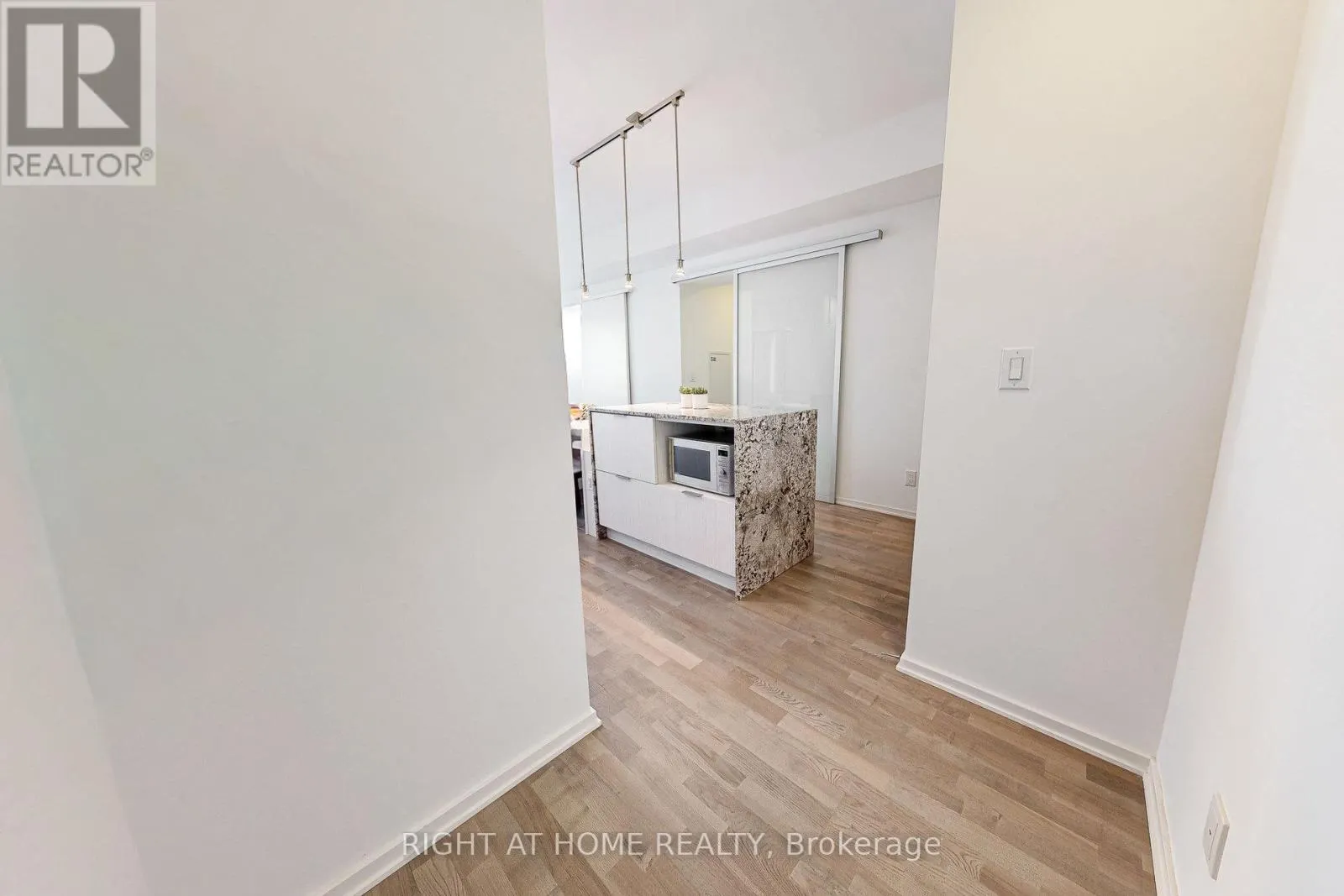 3312 - 1 BLOOR STREET E