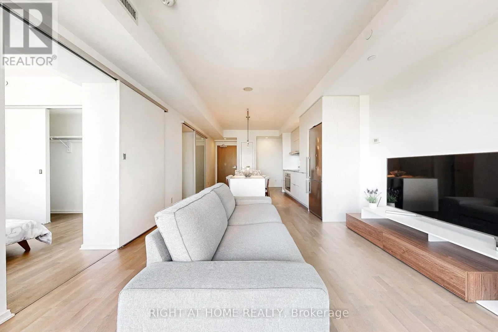 3312 - 1 BLOOR STREET E