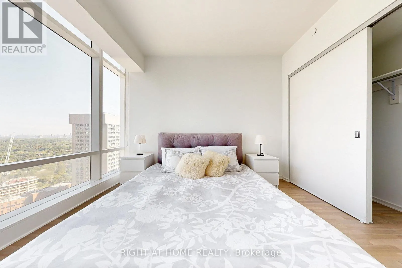 3312 - 1 BLOOR STREET E
