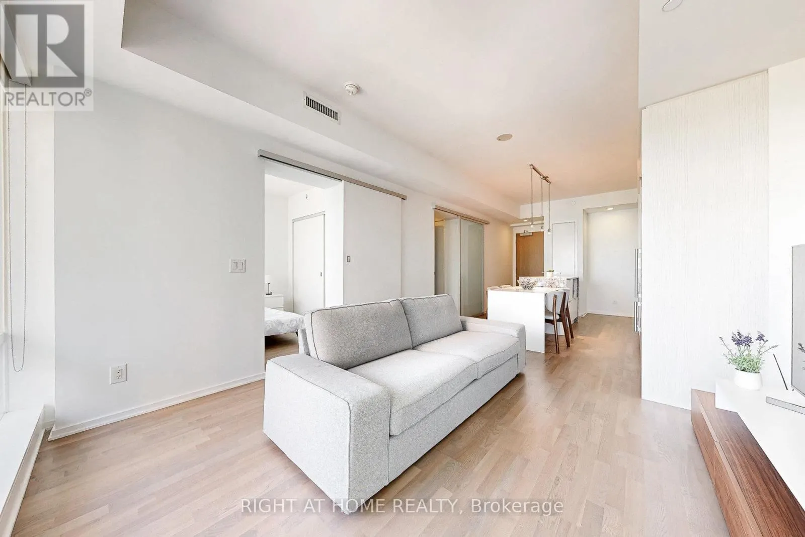 3312 - 1 BLOOR STREET E