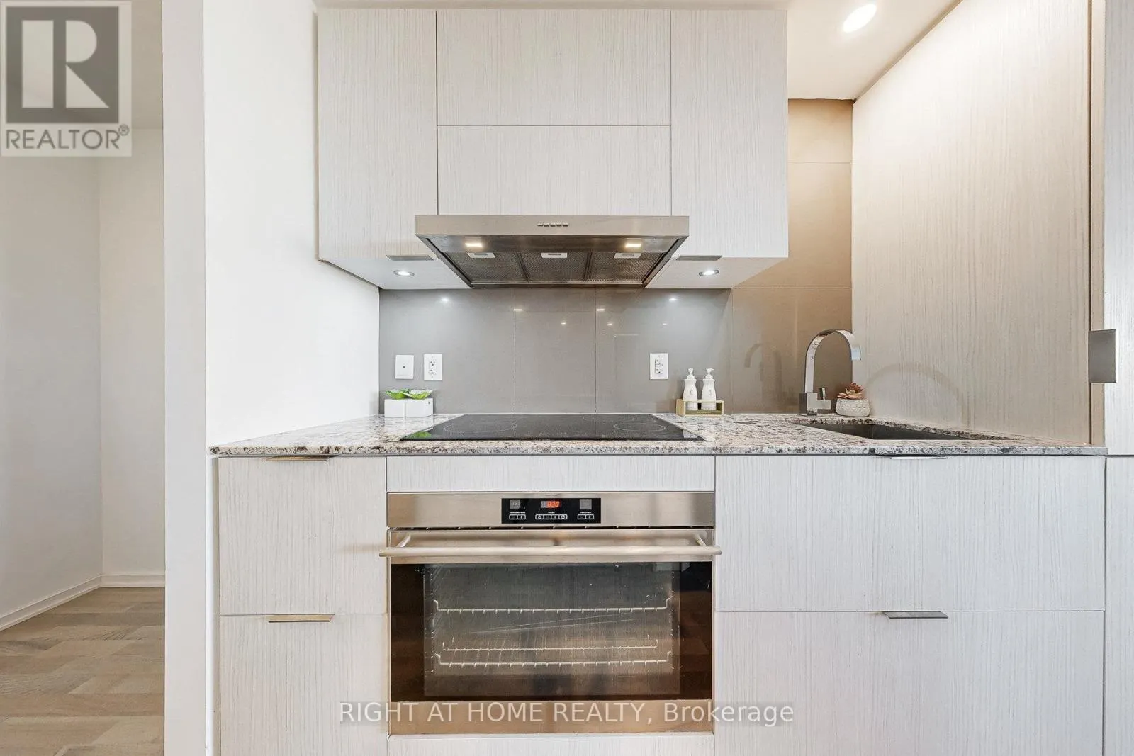 3312 - 1 BLOOR STREET E