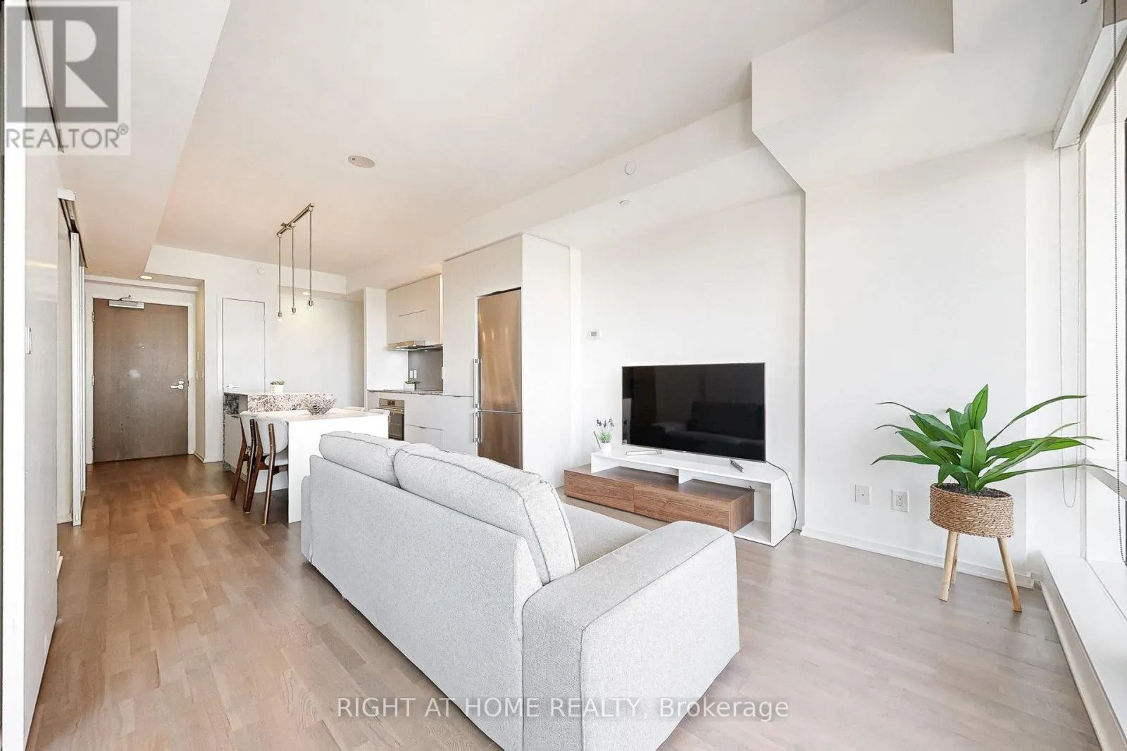 3312 - 1 BLOOR STREET E