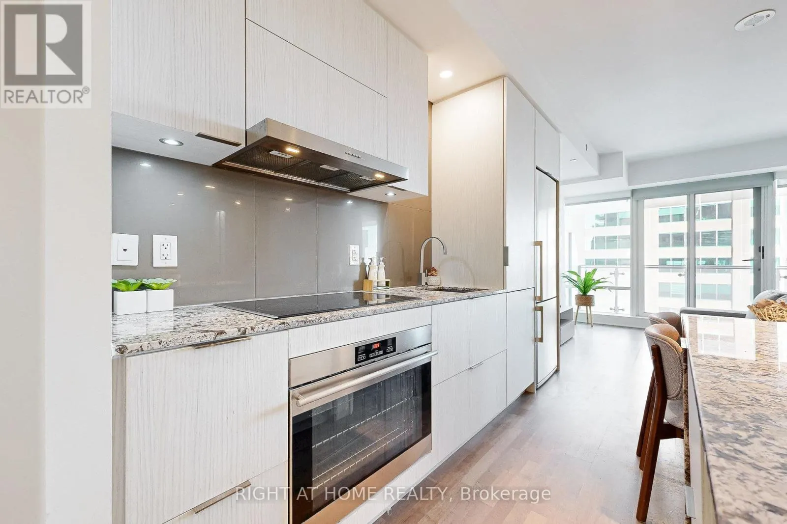 3312 - 1 BLOOR STREET E