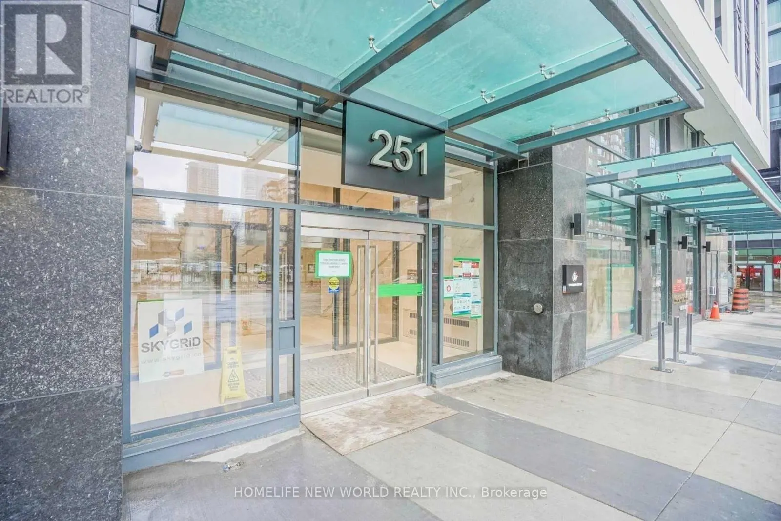 4003 - 251 JARVIS STREET