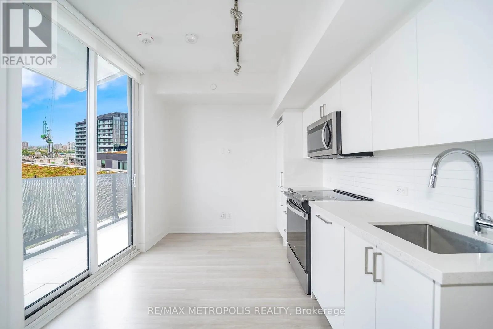 1113 - 30 TRETTI WAY