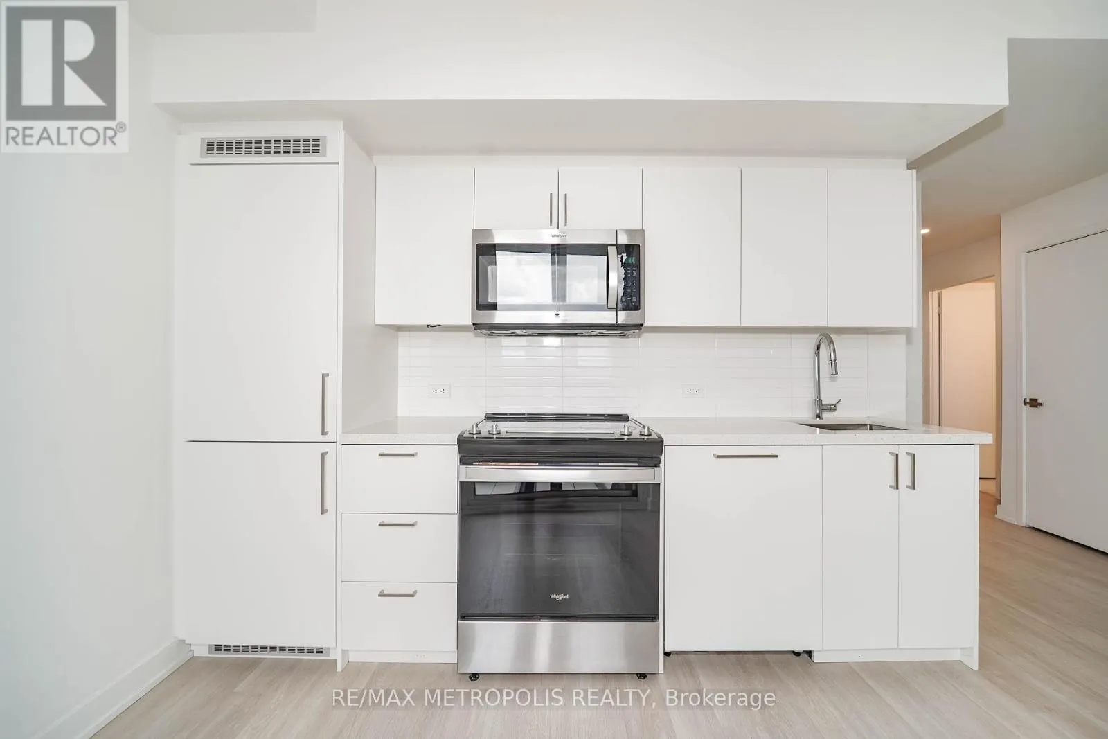 1113 - 30 TRETTI WAY