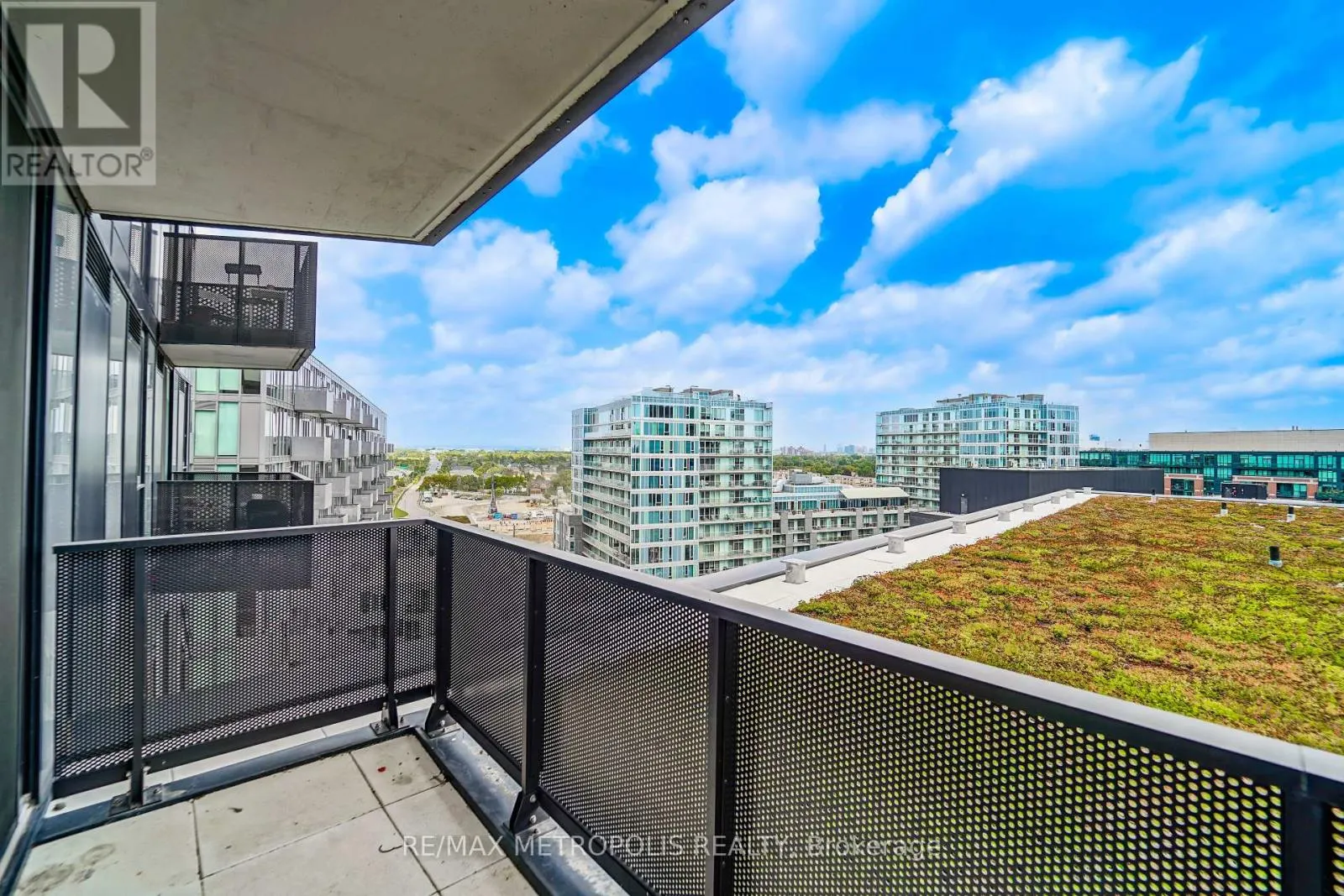1113 - 30 TRETTI WAY