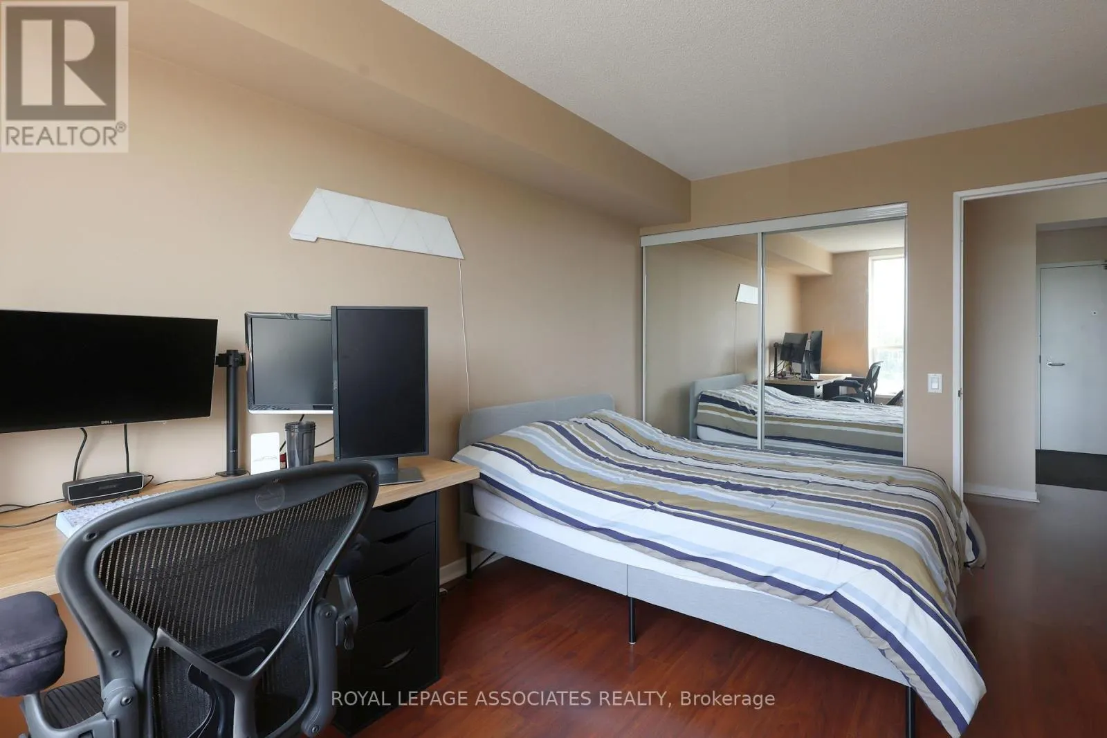 208 - 21 OVERLEA BOULEVARD