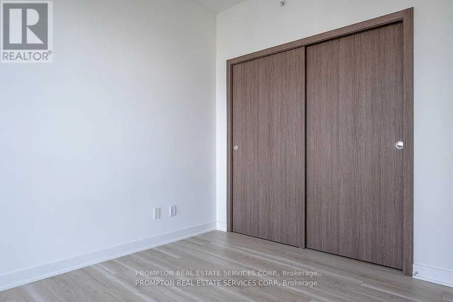 2709 - 17 BATHURST STREET