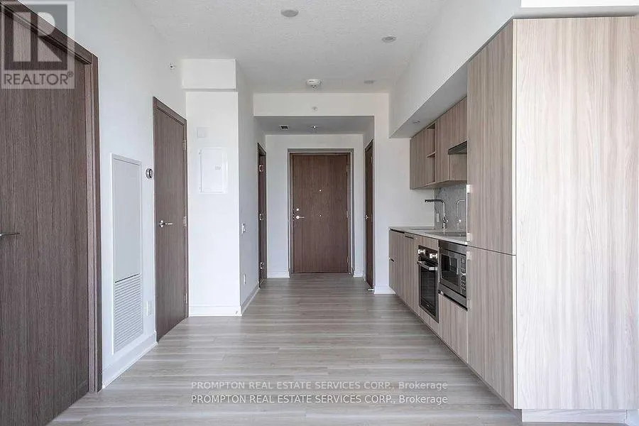 2709 - 17 BATHURST STREET