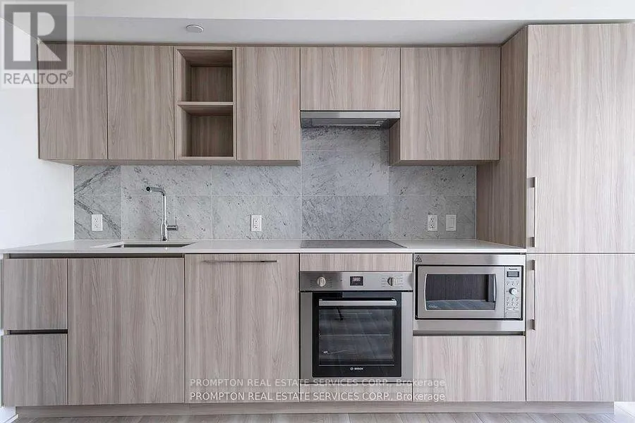 2709 - 17 BATHURST STREET
