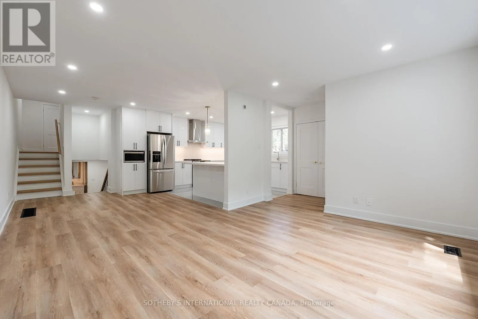 105 BALTRAY CRESCENT