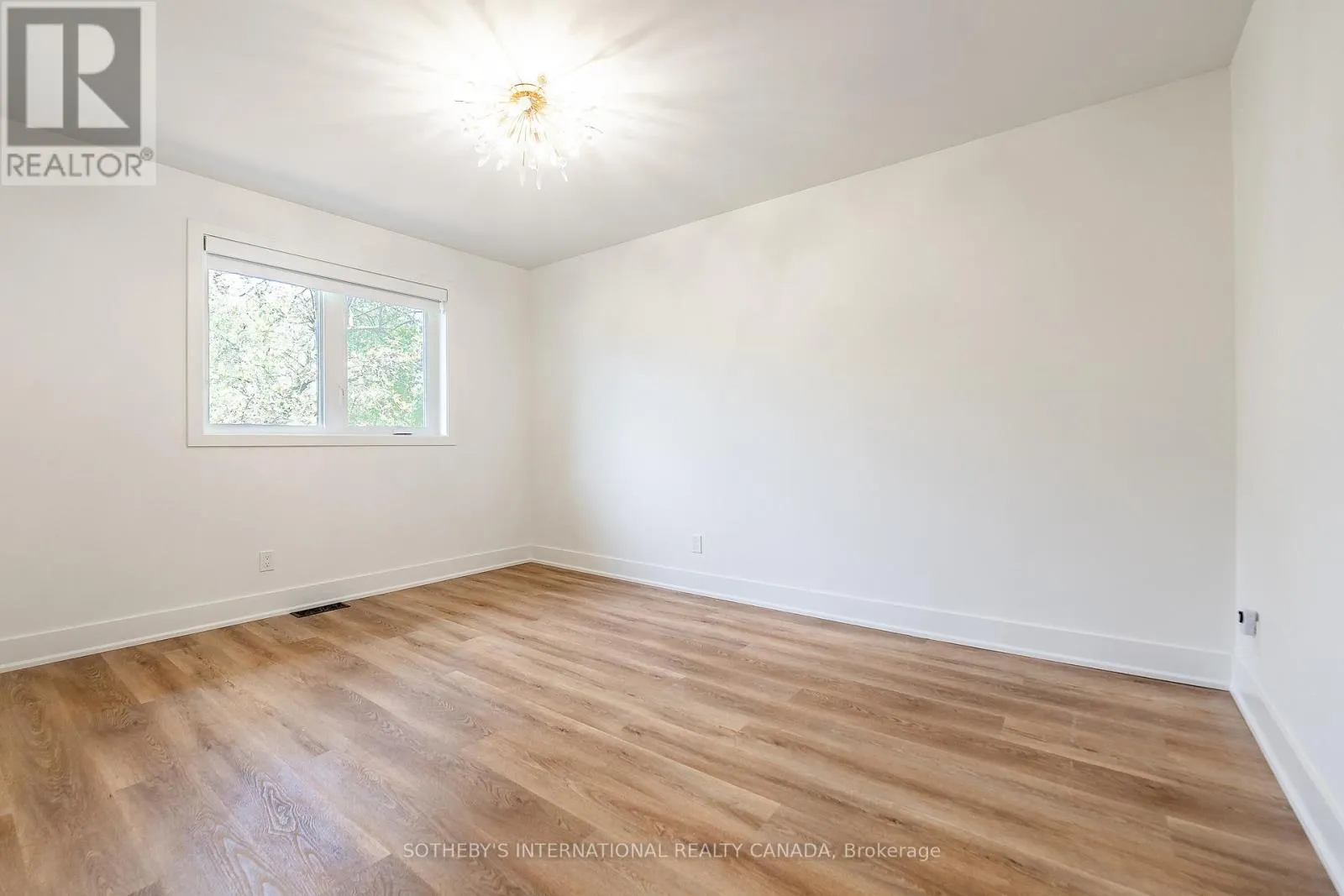 105 BALTRAY CRESCENT