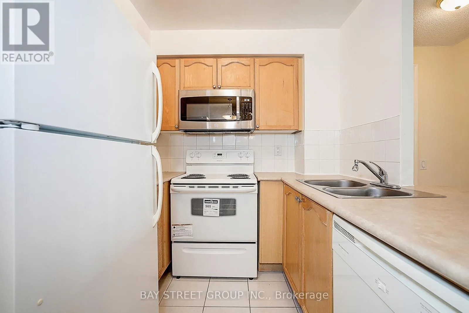 313 - 21 HILLCREST AVENUE