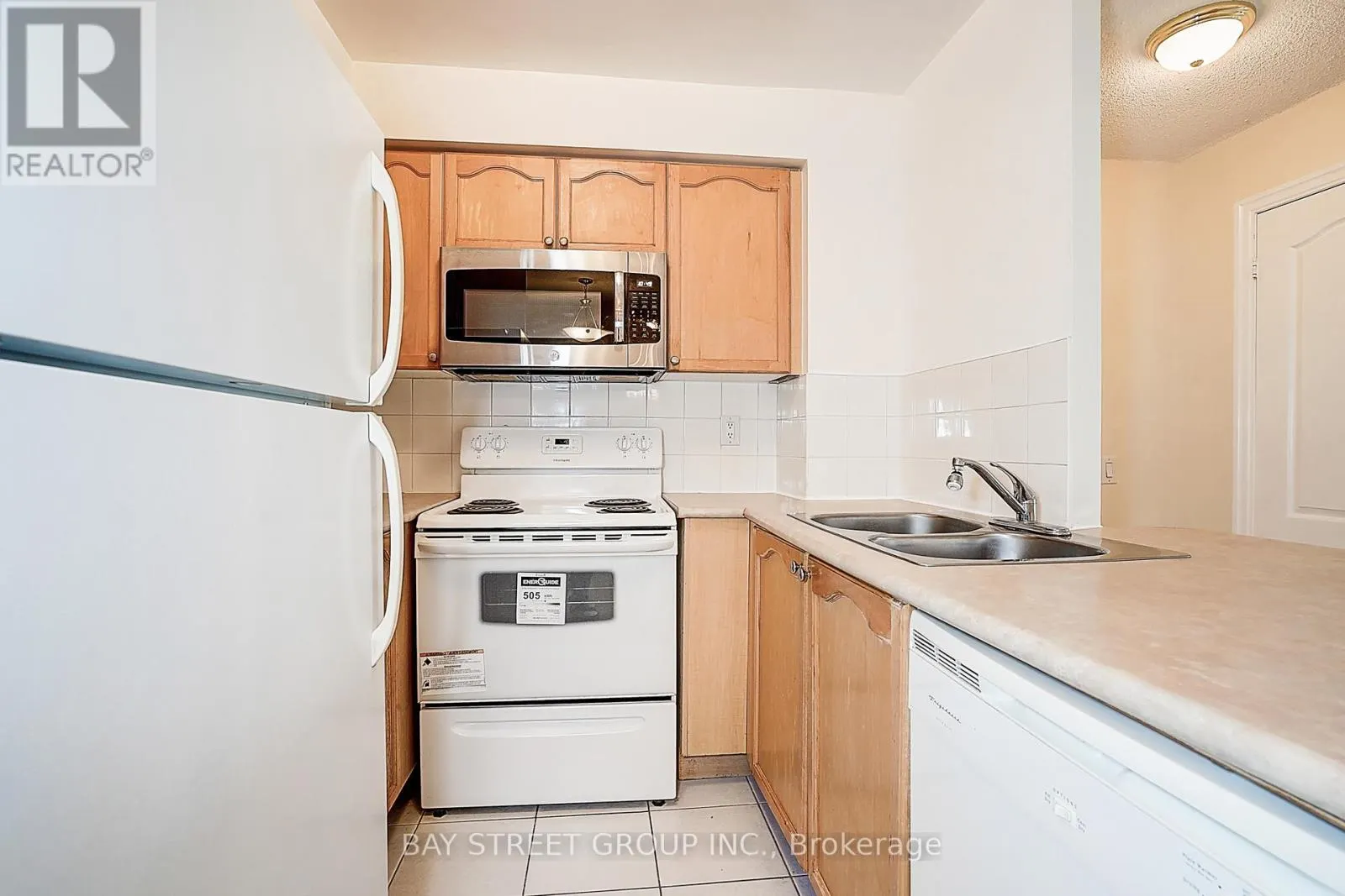 313 - 21 HILLCREST AVENUE