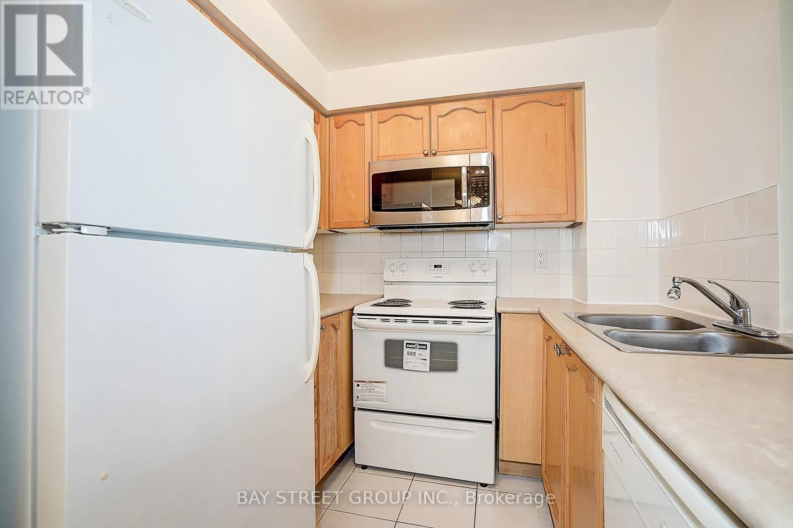 313 - 21 HILLCREST AVENUE