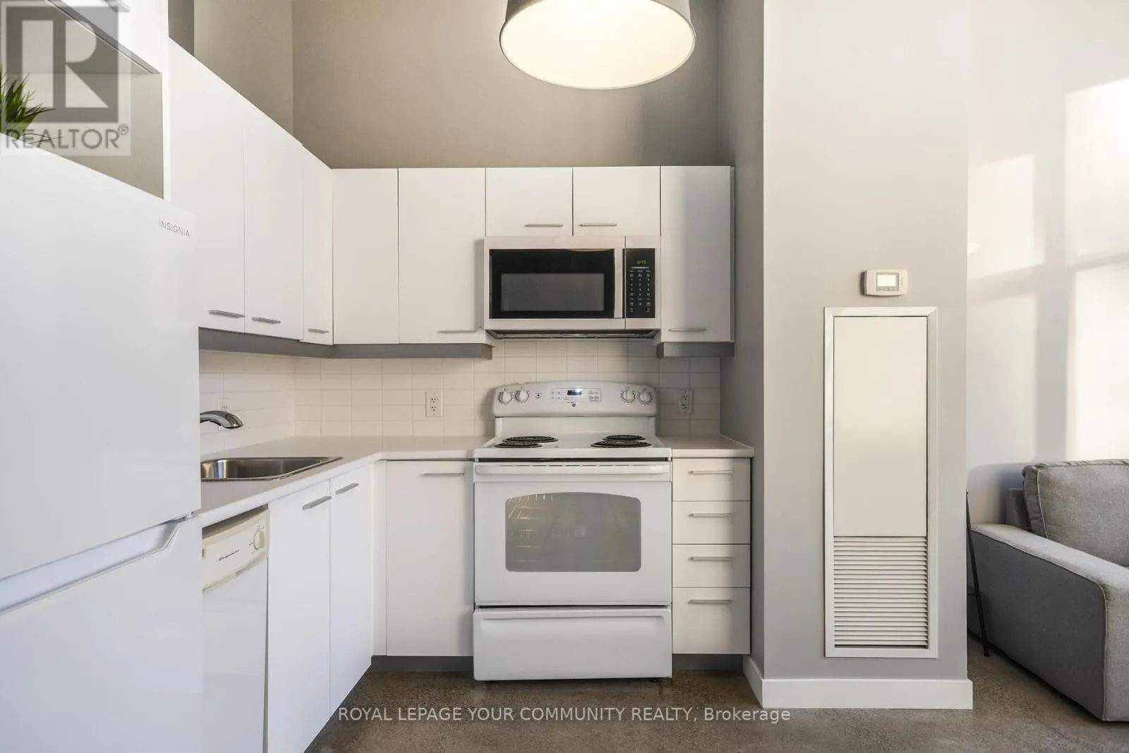 304 - 569 KING STREET E