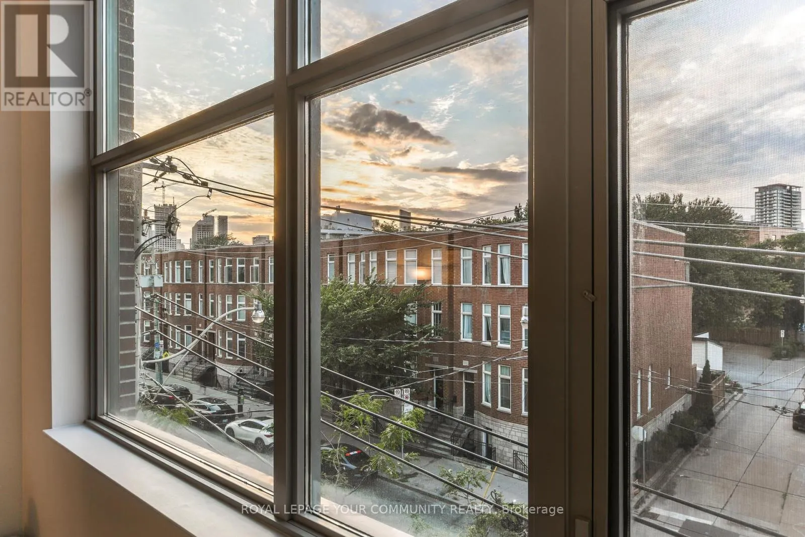304 - 569 KING STREET E