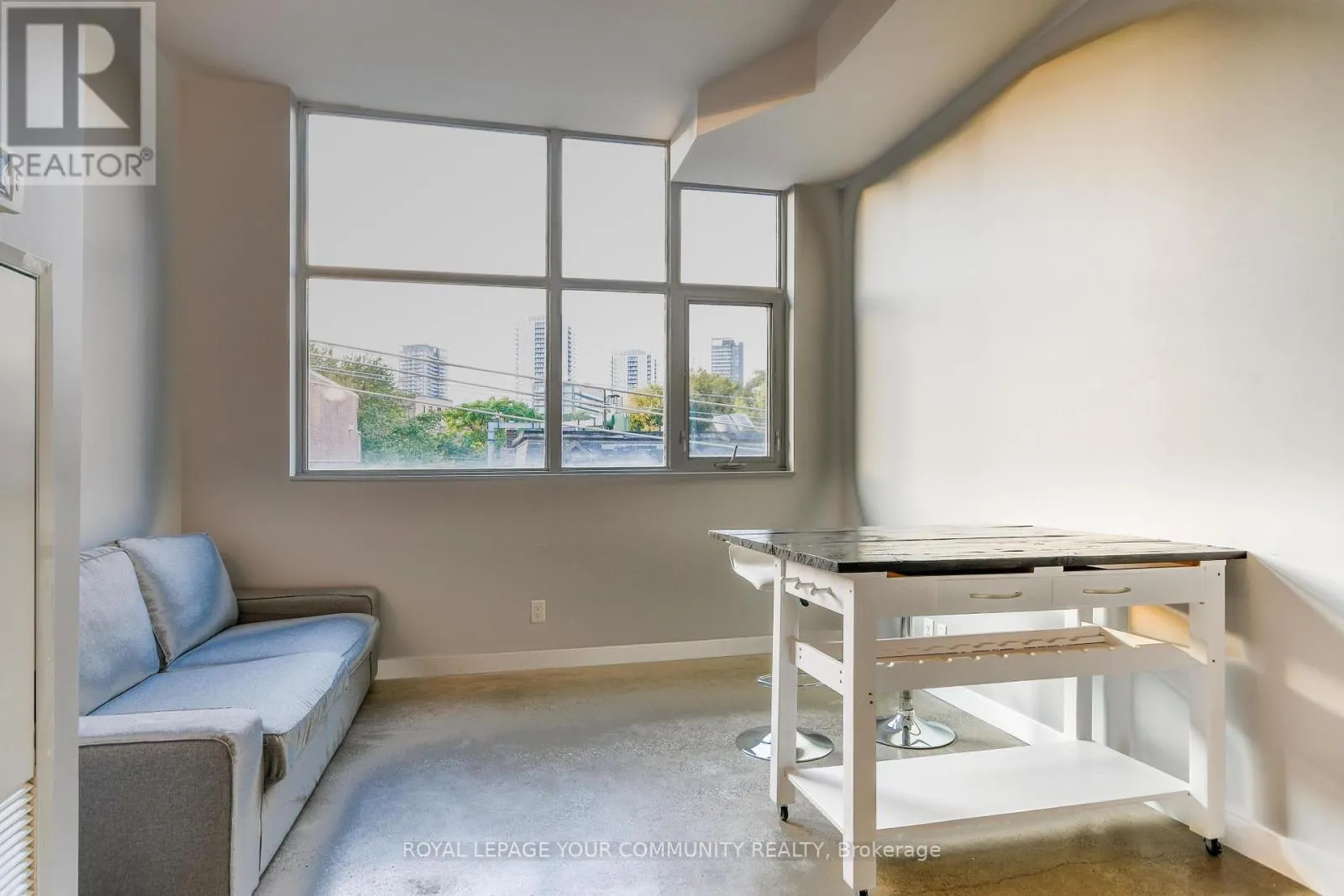 304 - 569 KING STREET E