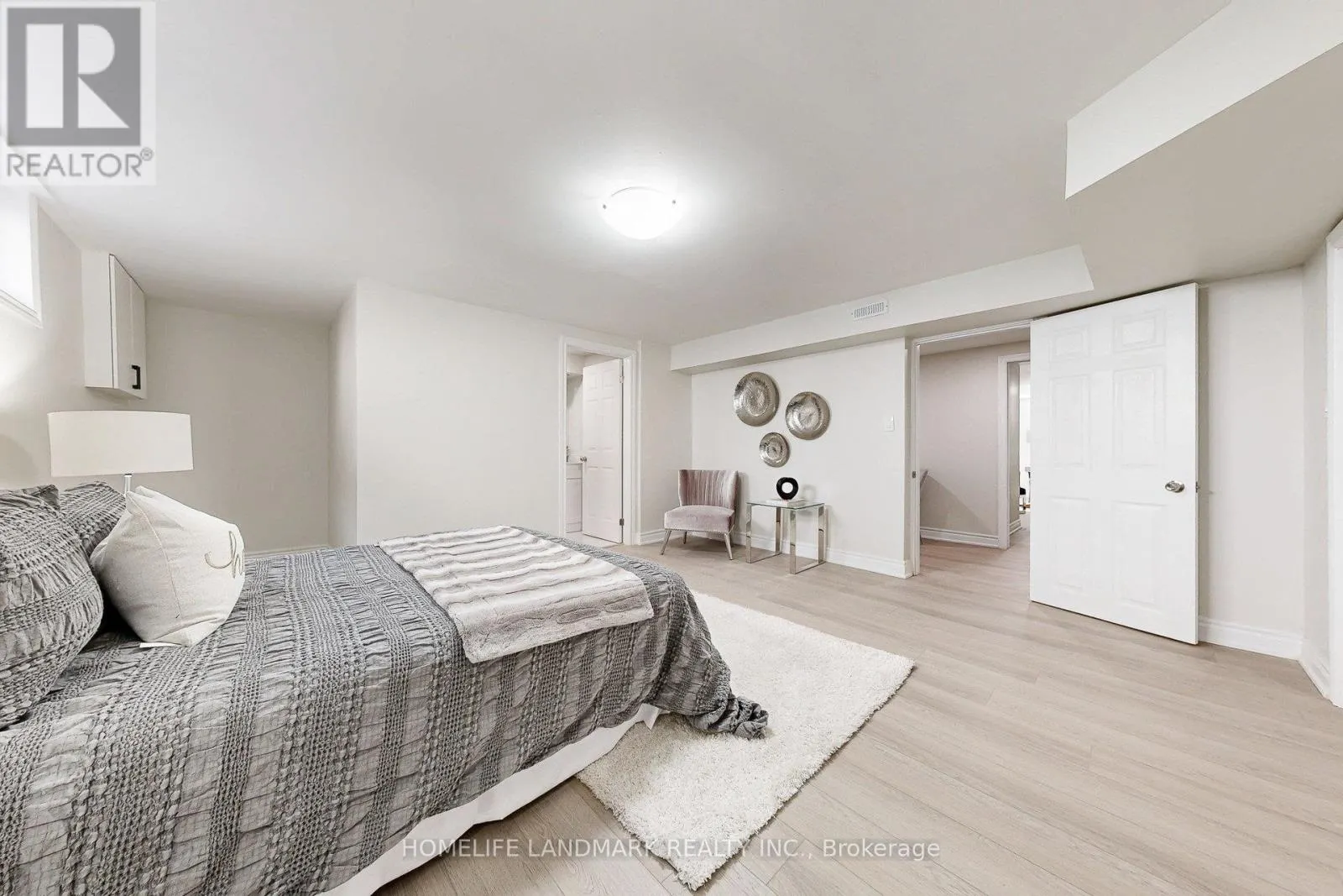 17 OLDBOROUGH CIRCLE