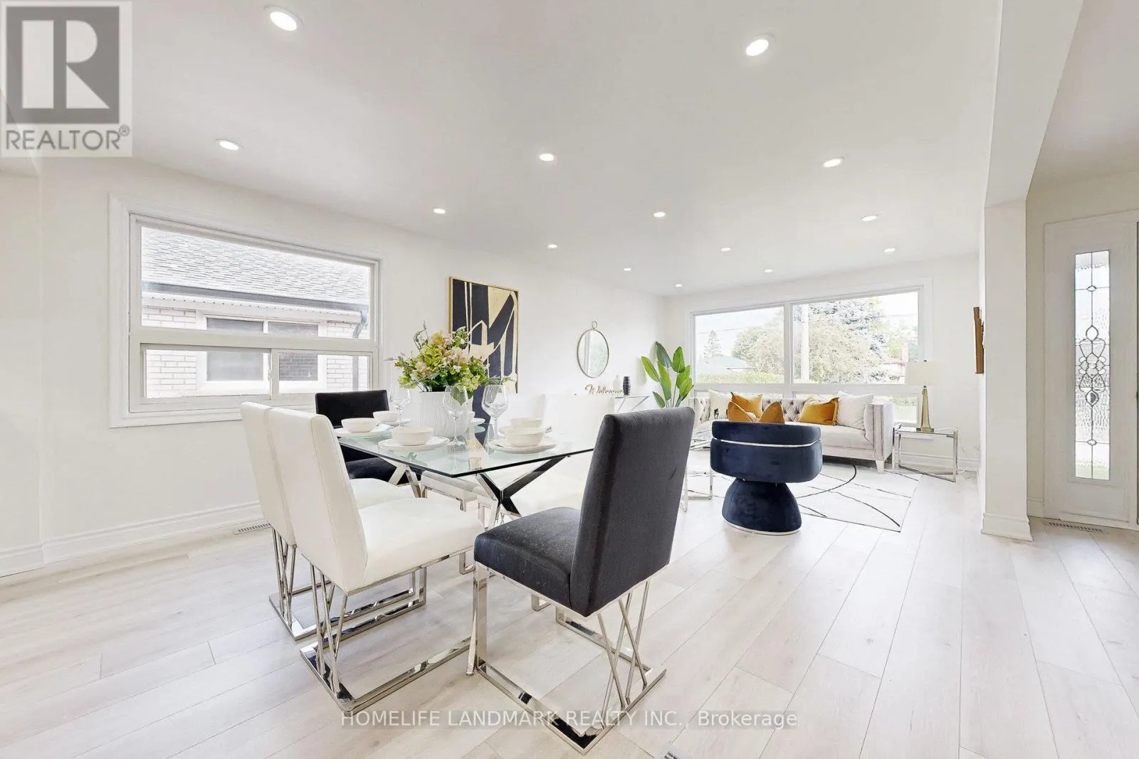 17 OLDBOROUGH CIRCLE