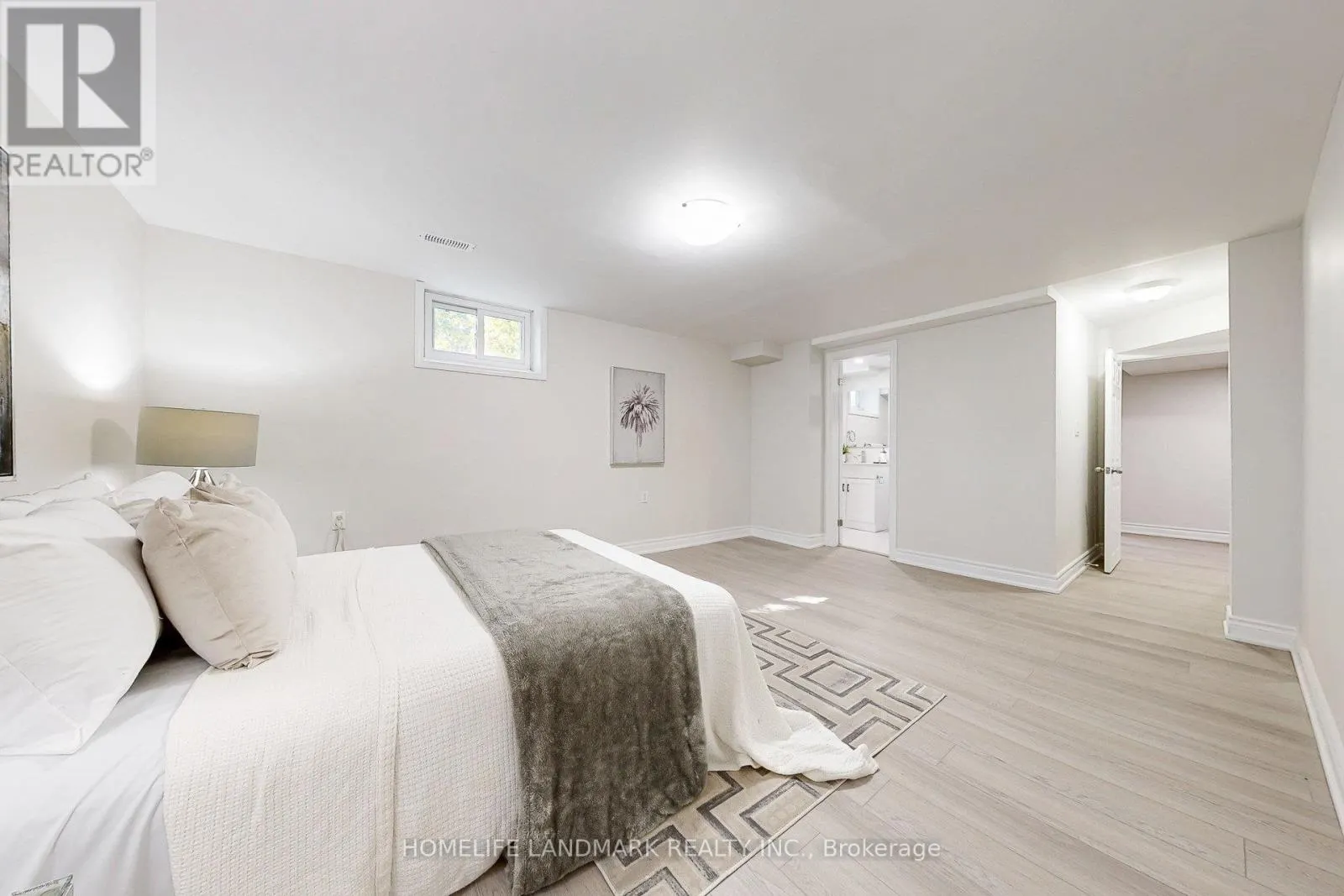 17 OLDBOROUGH CIRCLE