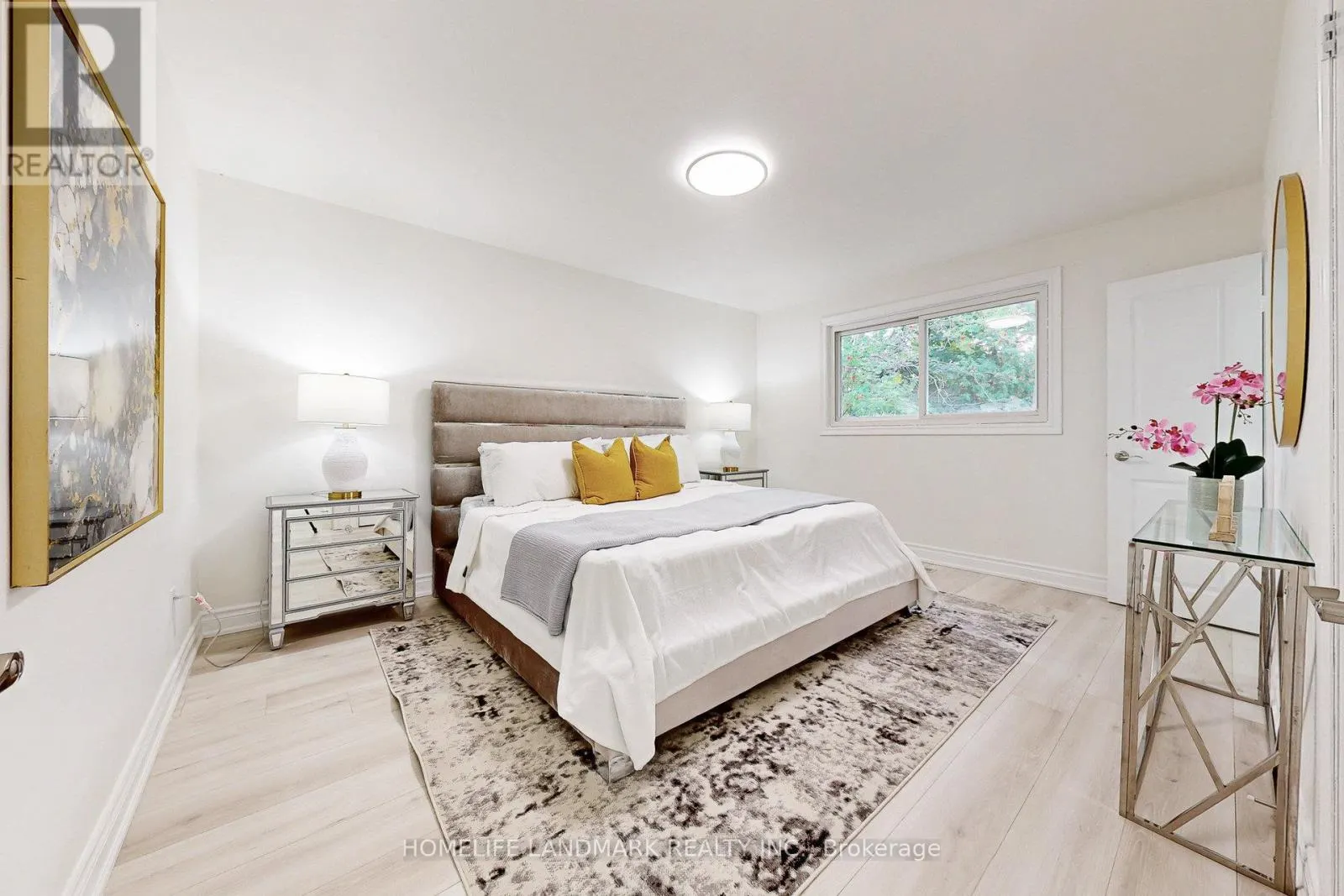 17 OLDBOROUGH CIRCLE