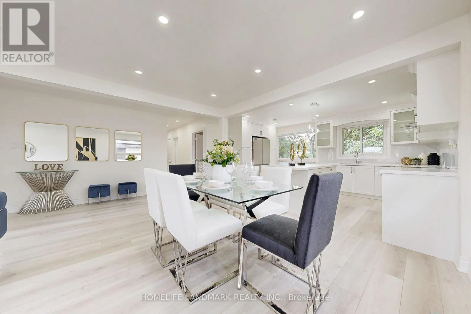 17 OLDBOROUGH CIRCLE