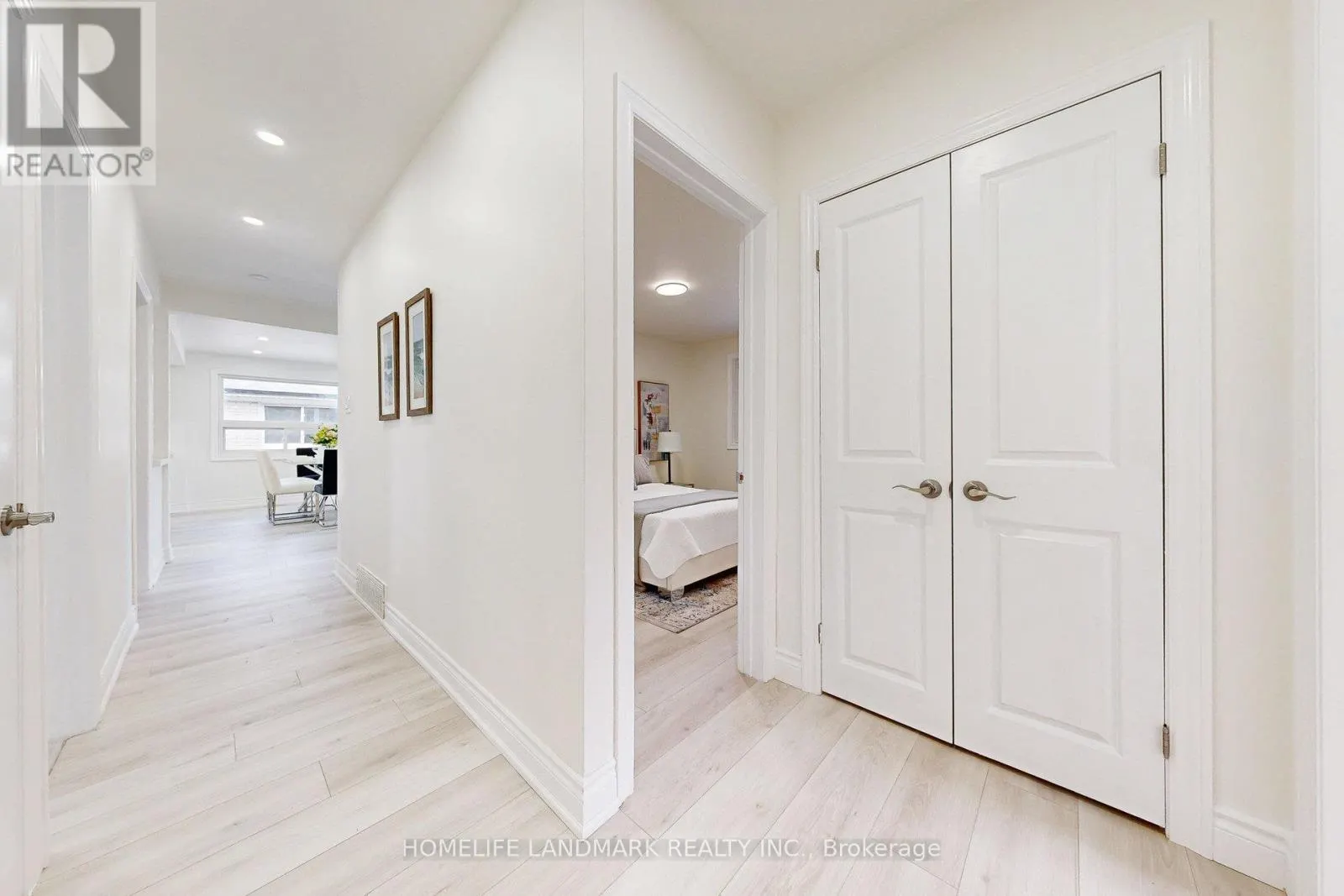 17 OLDBOROUGH CIRCLE