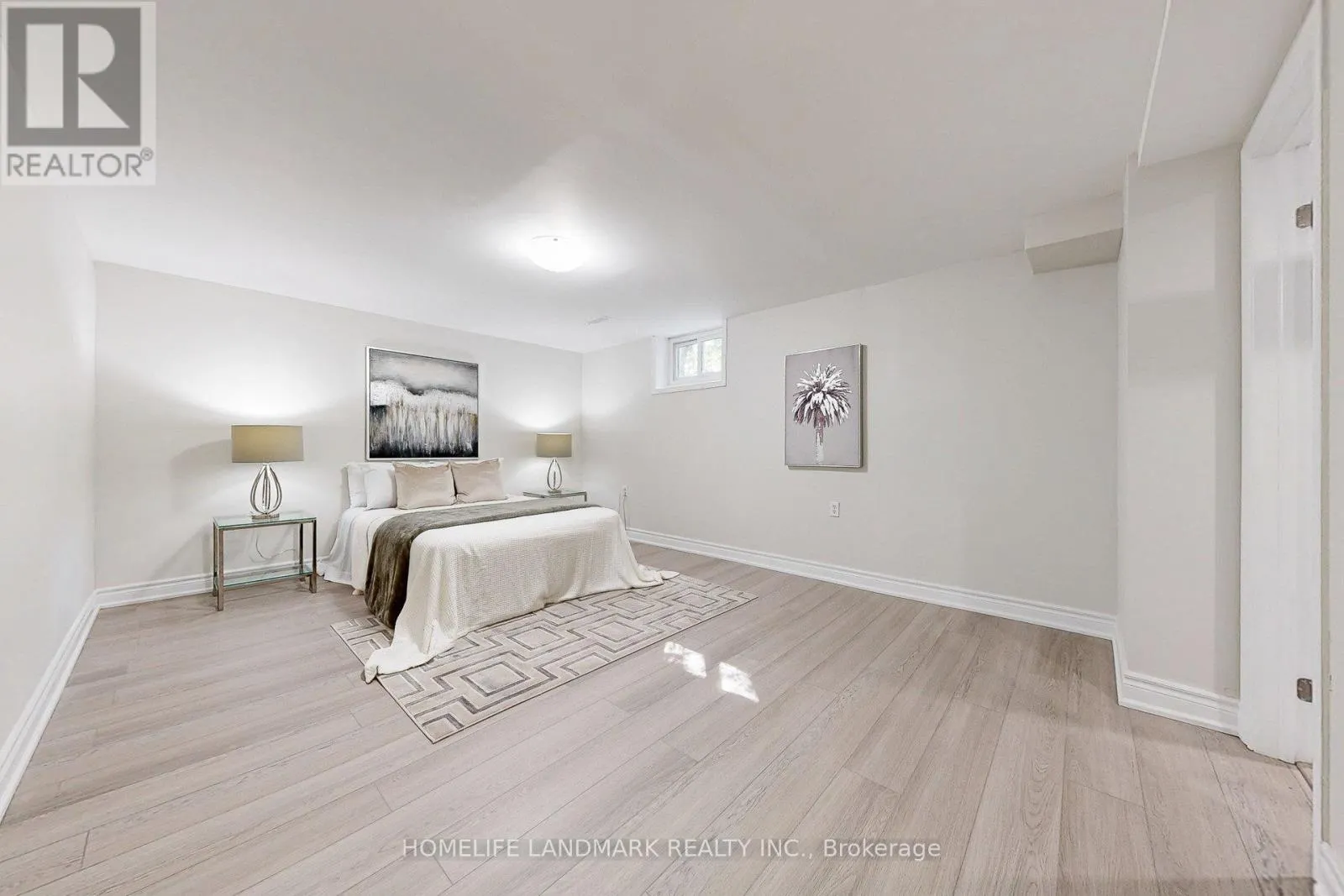 17 OLDBOROUGH CIRCLE